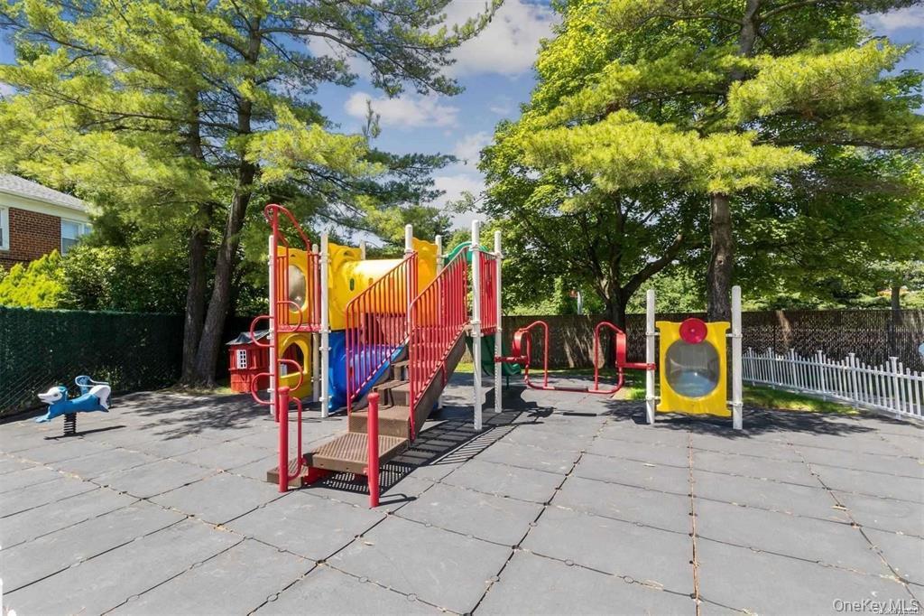 #5 photo, 6239 Douglaston Parkway, Douglaston , NY 11362