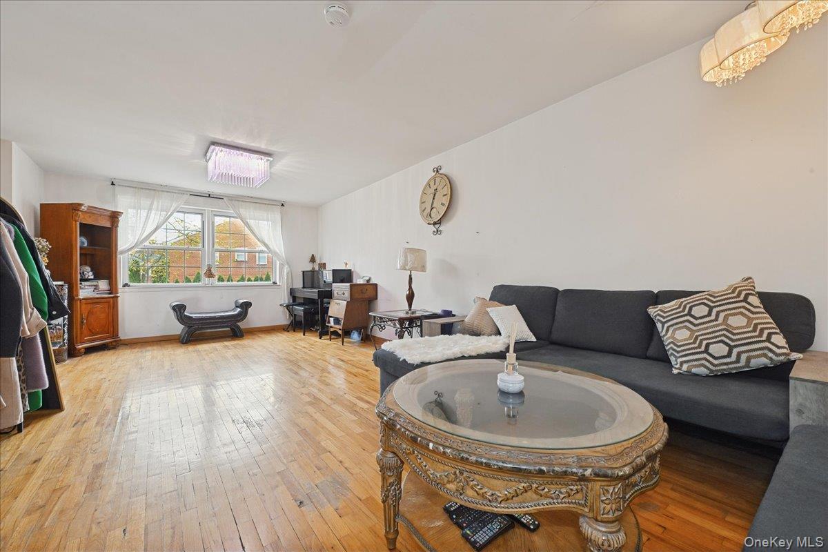 #8 photo, 6239 Douglaston Parkway, Douglaston , NY 11362