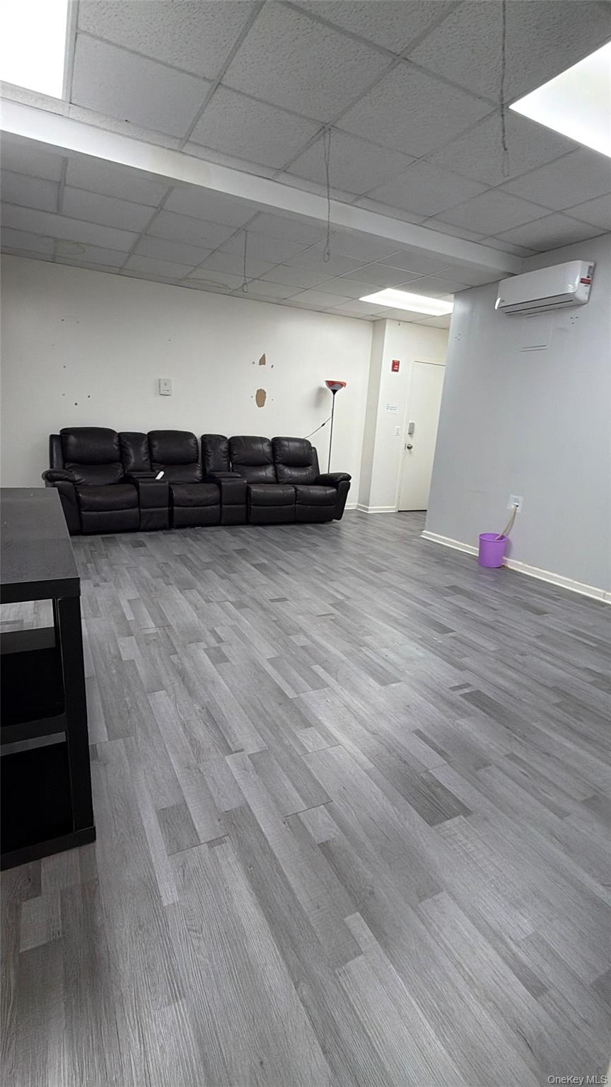 #8 photo, 135-11 40th Road, Flushing , NY 11354