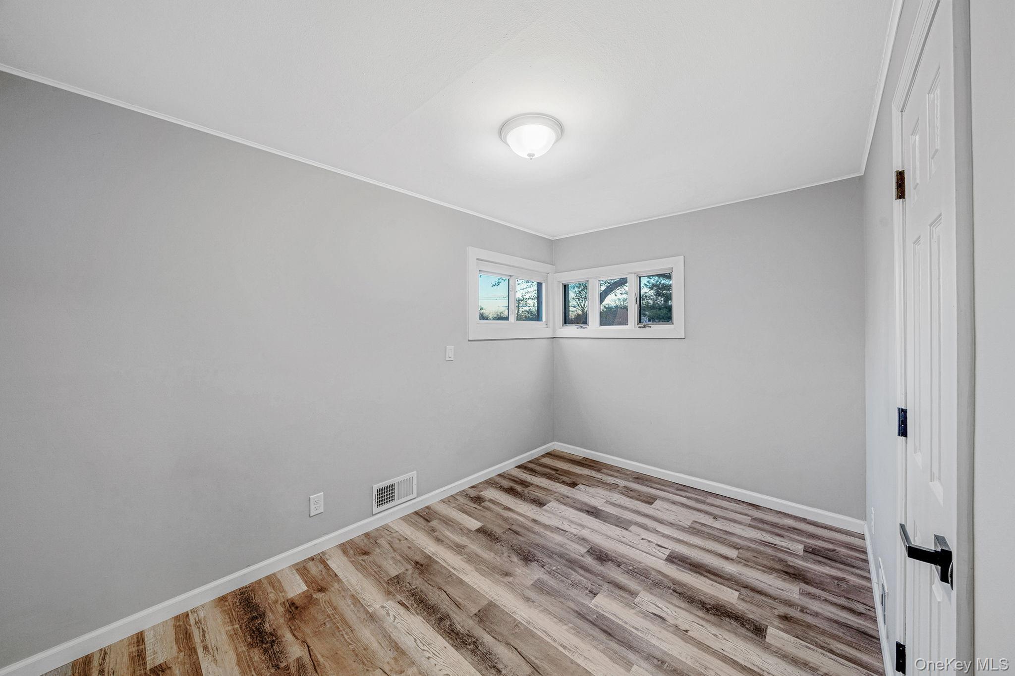 #16 photo, 4 Sibley Place, Huntington Station , NY 11746