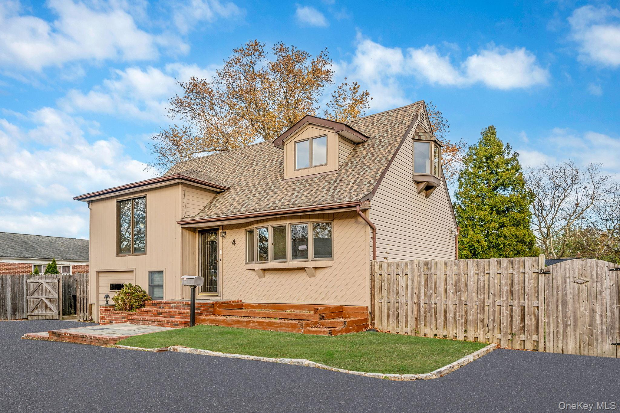 #2 photo, 4 Sibley Place, Huntington Station , NY 11746