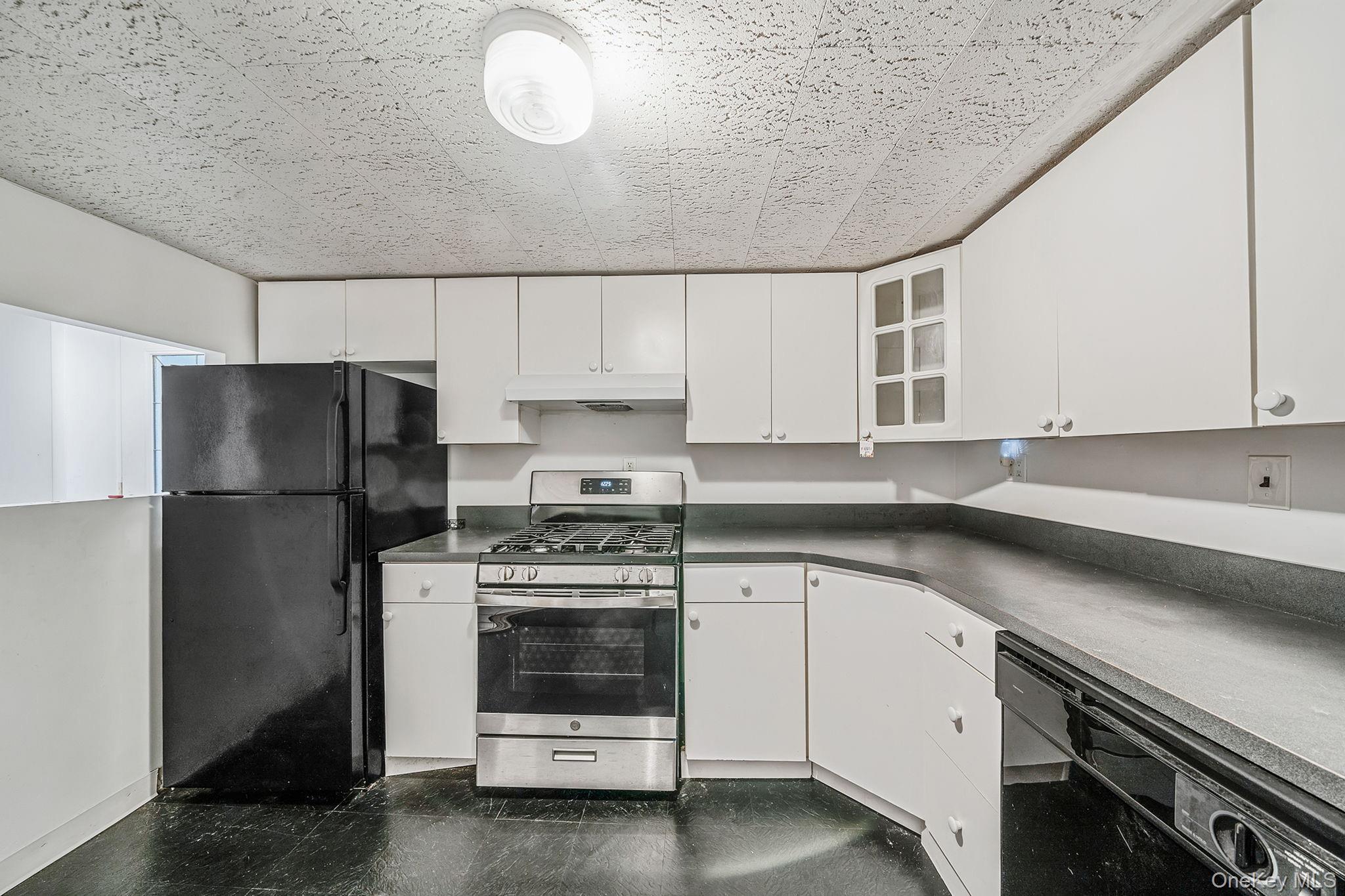 #7 photo, 4 Sibley Place, Huntington Station , NY 11746