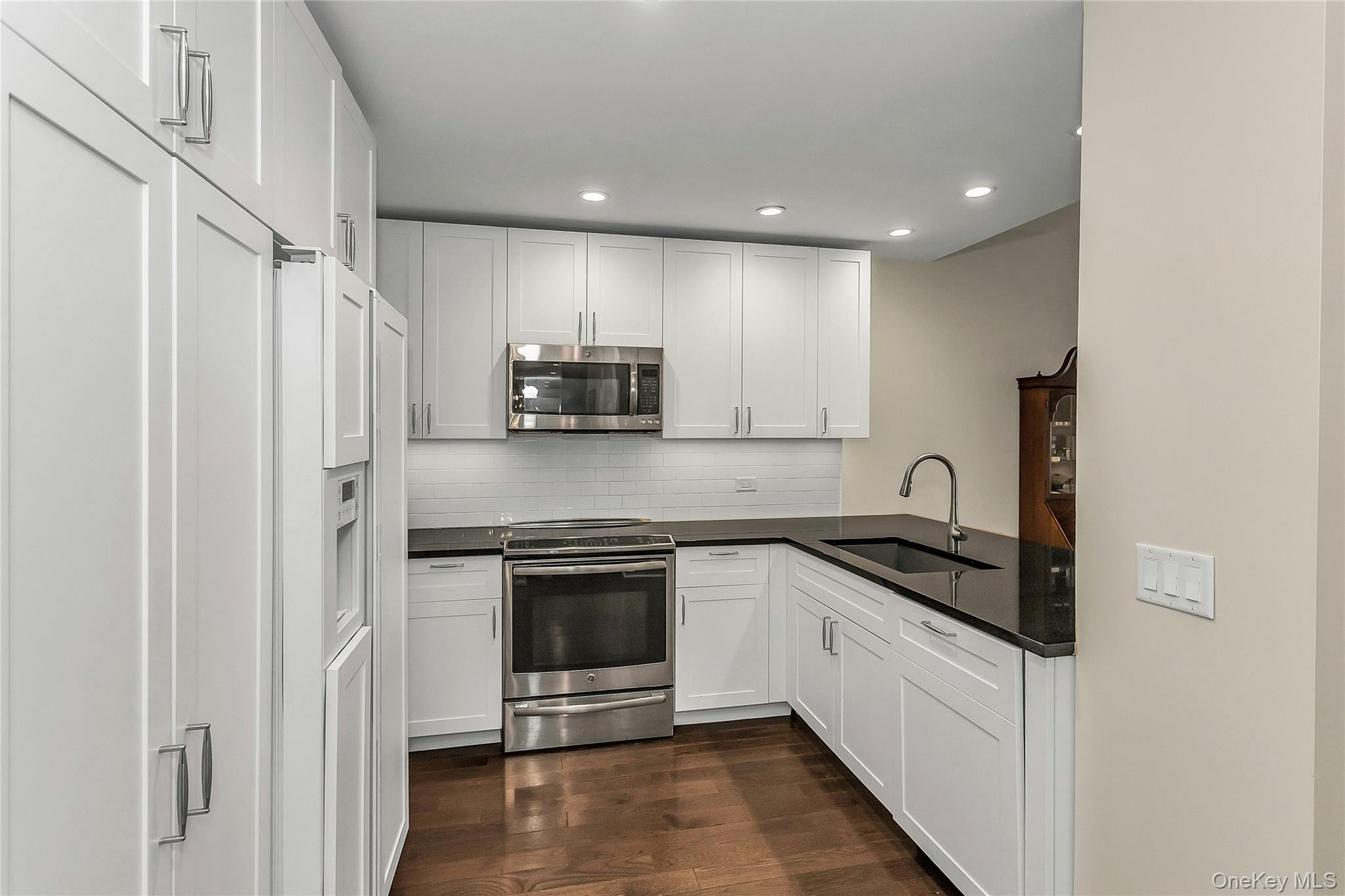 #10 photo, 433 Main Street, Port Washington , NY 11050