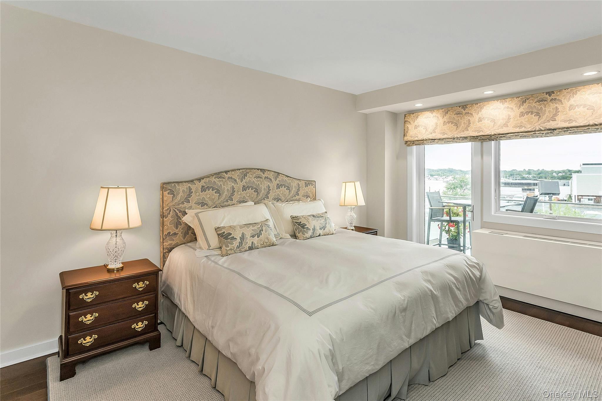 #13 photo, 433 Main Street, Port Washington , NY 11050