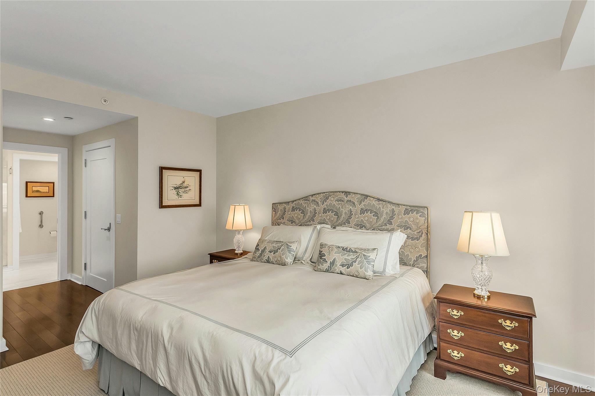 #14 photo, 433 Main Street, Port Washington , NY 11050