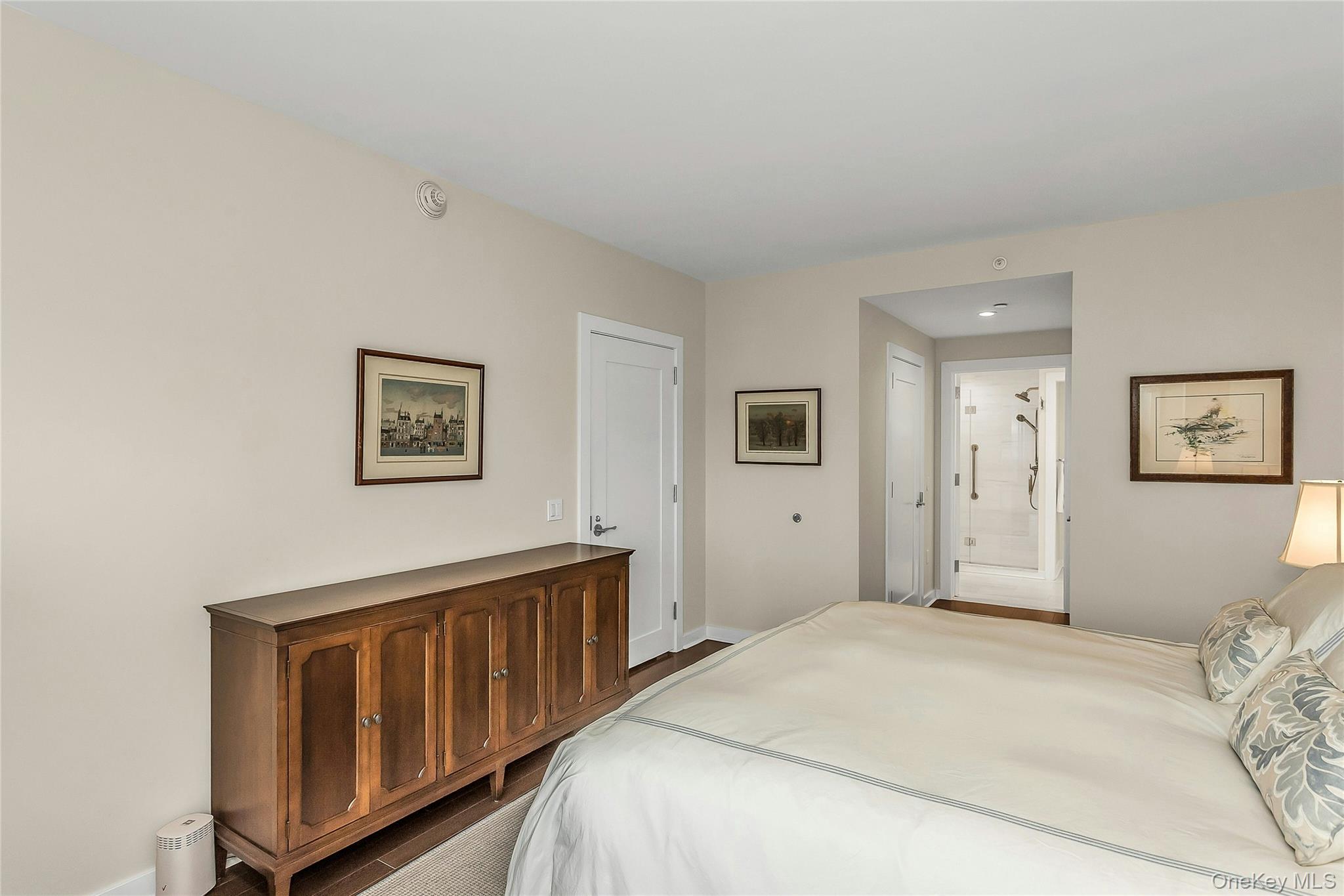 #15 photo, 433 Main Street, Port Washington , NY 11050