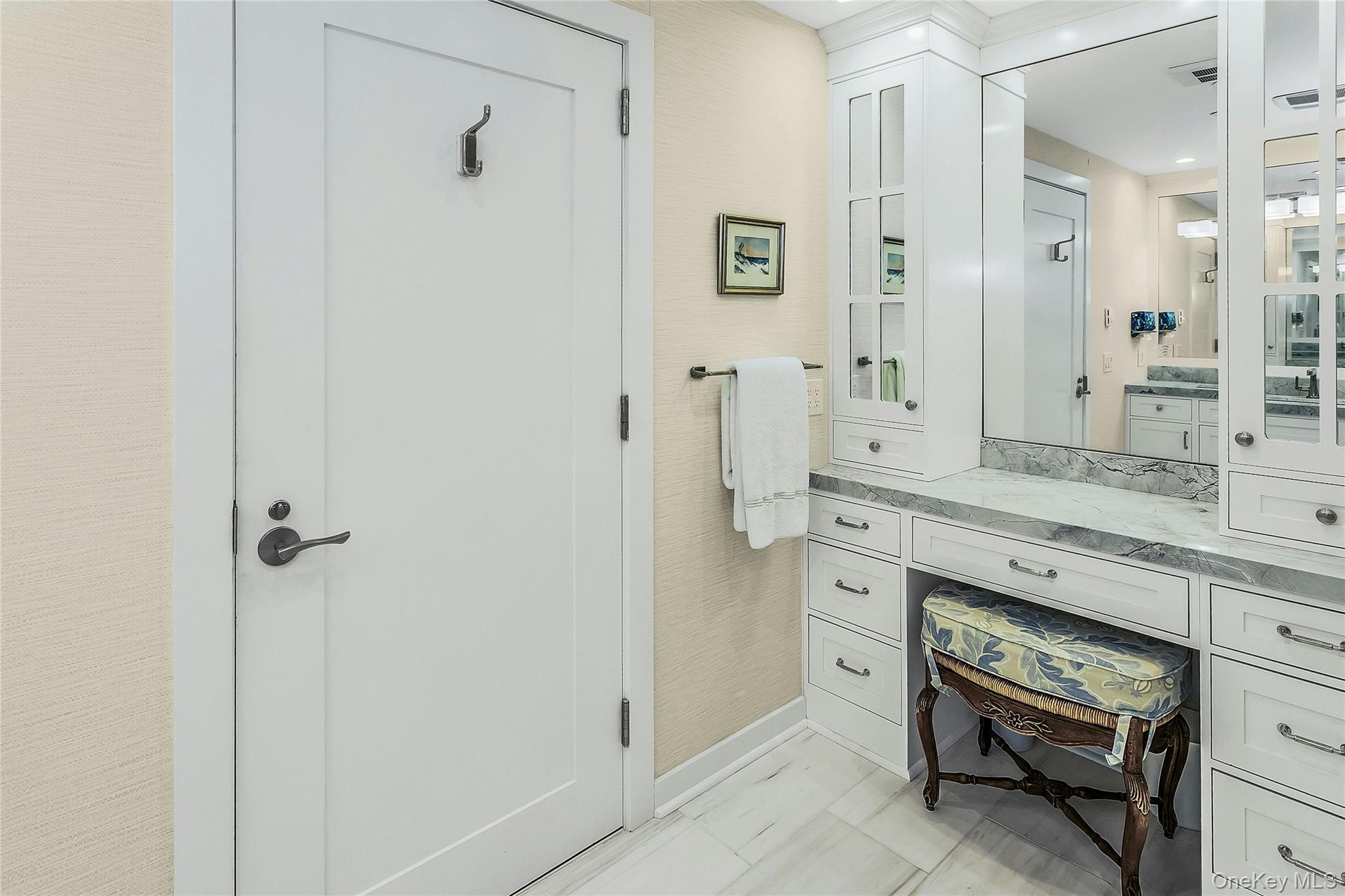 #18 photo, 433 Main Street, Port Washington , NY 11050