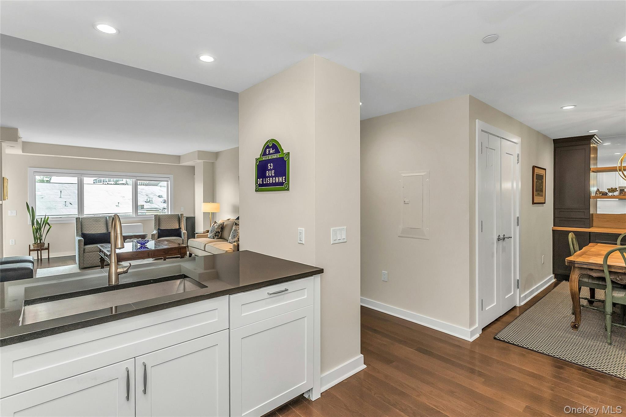 #8 photo, 433 Main Street, Port Washington , NY 11050