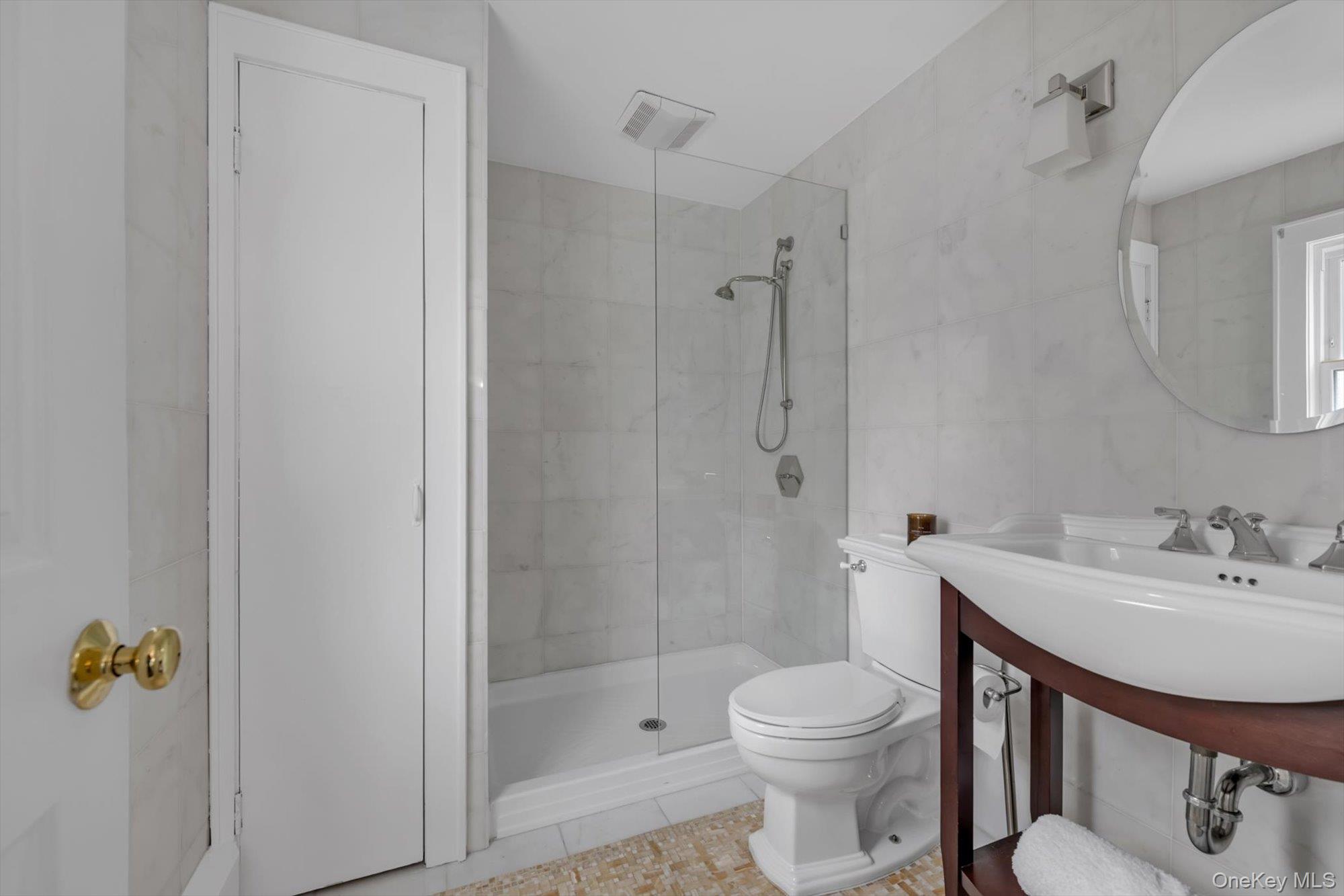 #13 photo, 8 Fairview Avenue, Port Washington , NY 11050