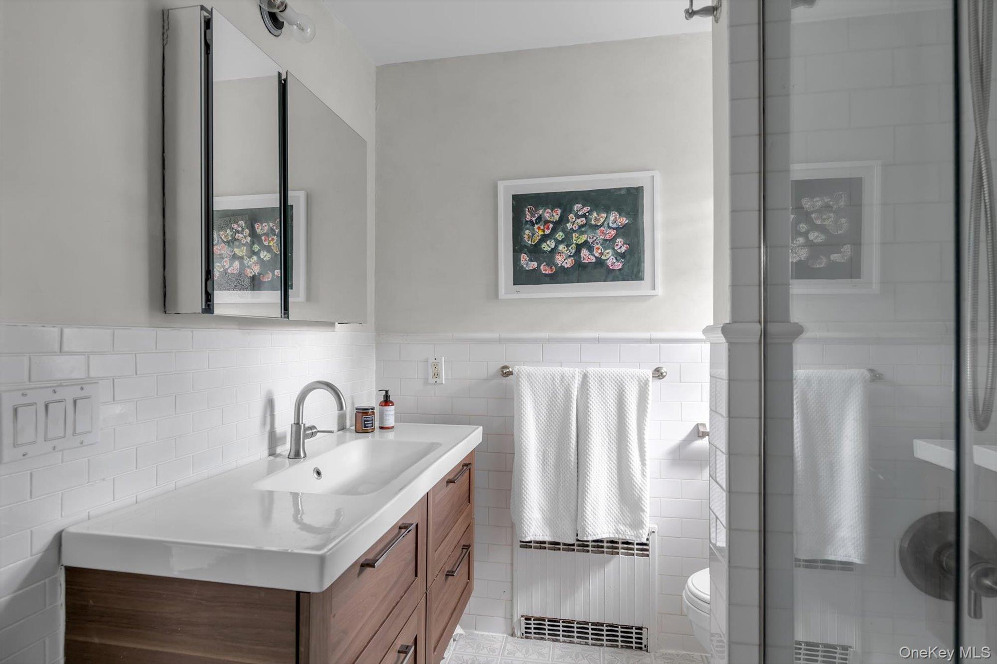 #17 photo, 8 Fairview Avenue, Port Washington , NY 11050