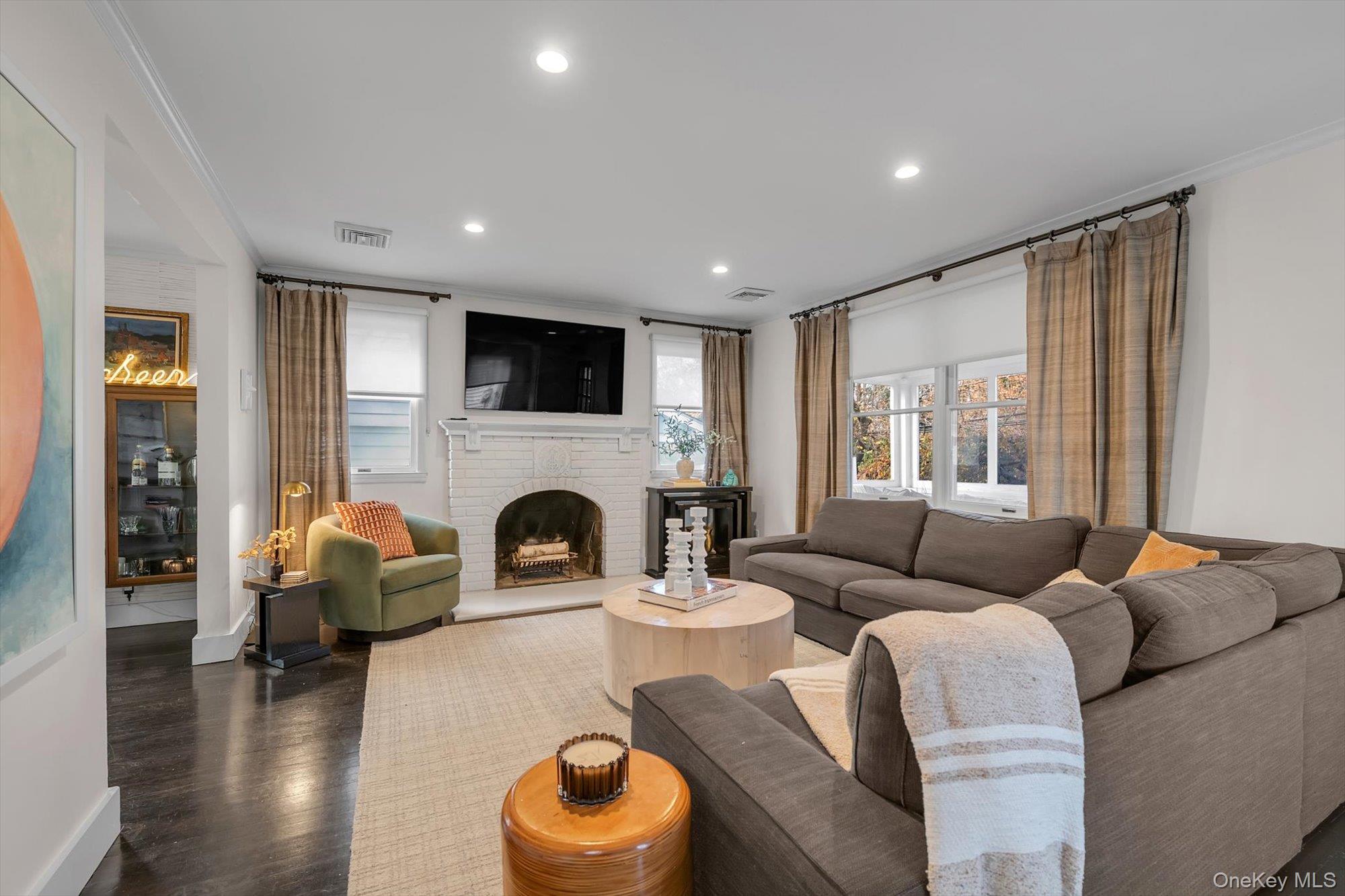 #5 photo, 8 Fairview Avenue, Port Washington , NY 11050