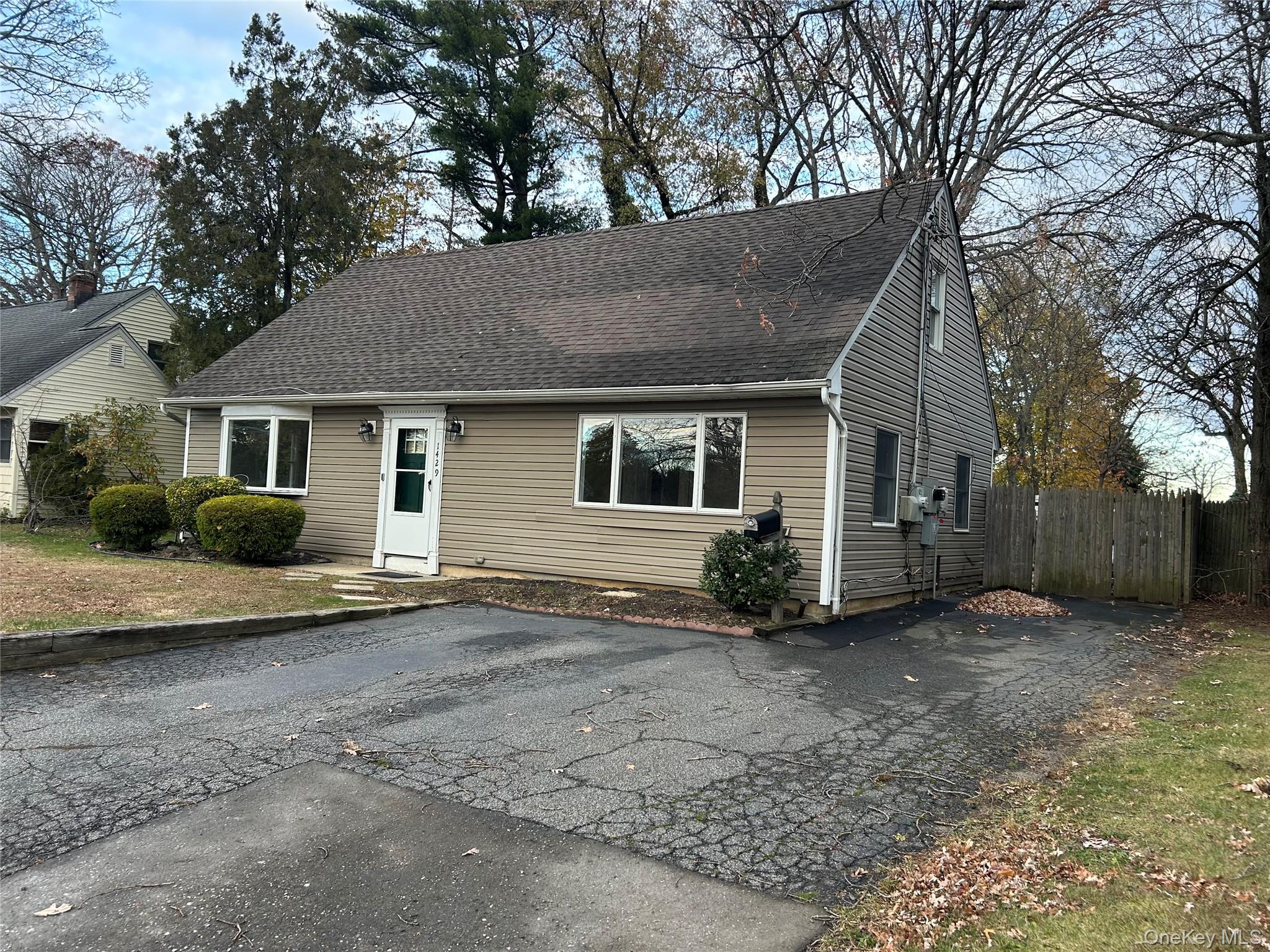 #1 photo, 1429 Deer Park Avenue, North Babylon , NY 11703