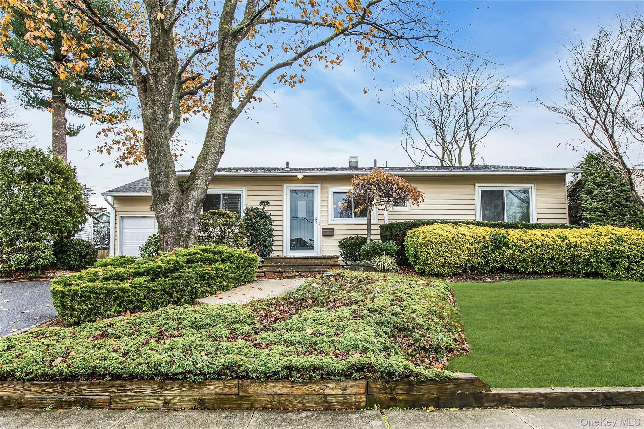 #1 photo, 27 Abbey Lane, Plainview , NY 11803