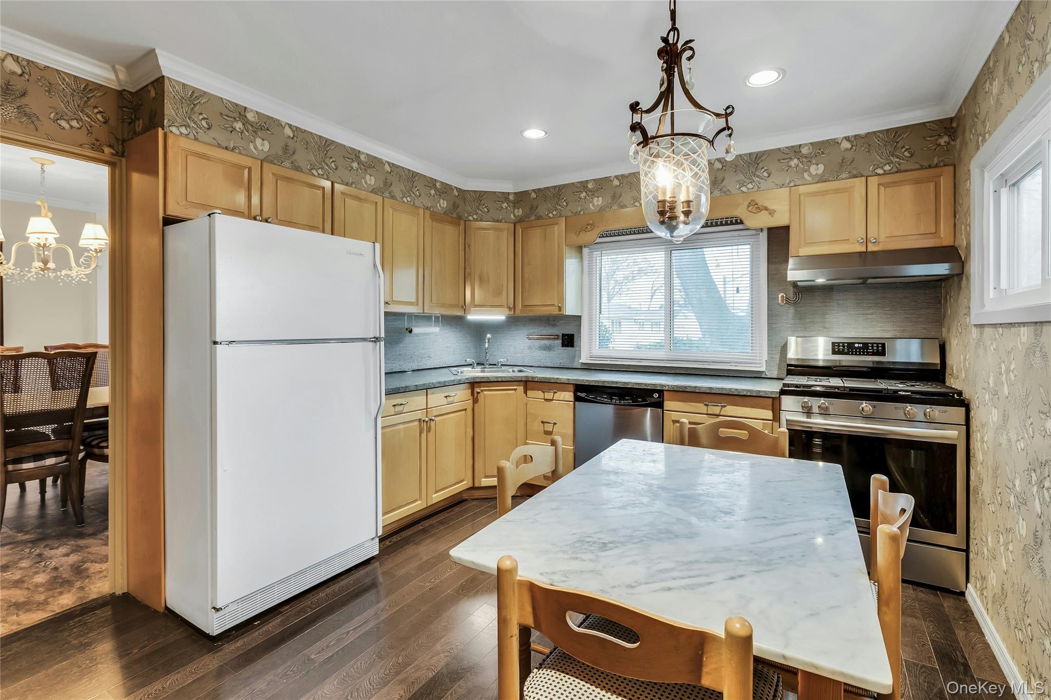 #10 photo, 27 Abbey Lane, Plainview , NY 11803