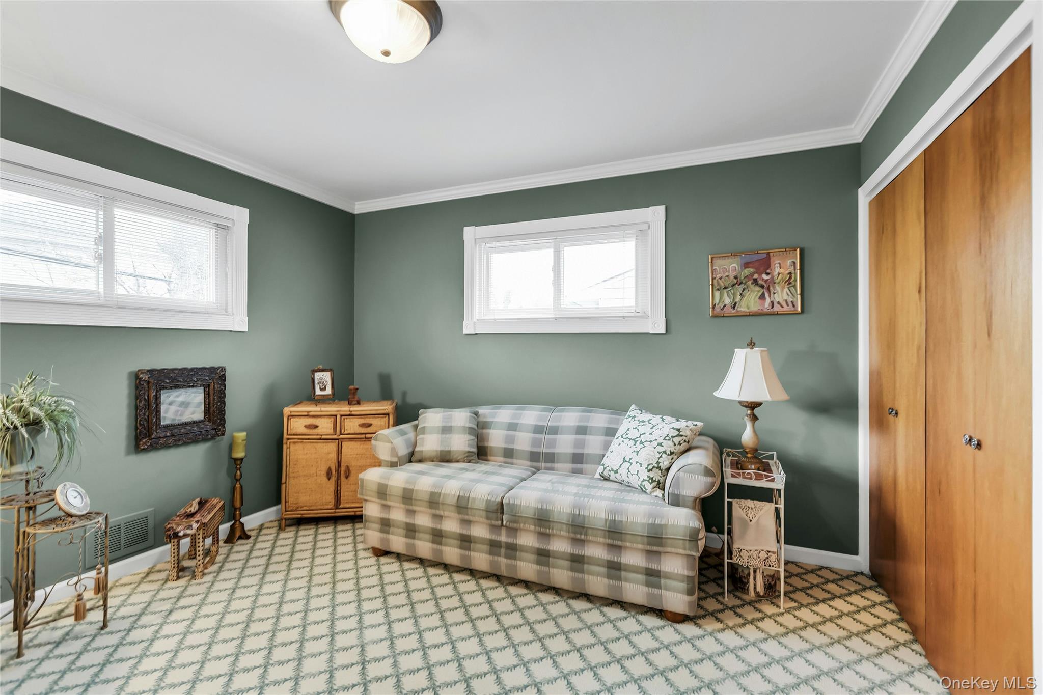 #18 photo, 27 Abbey Lane, Plainview , NY 11803