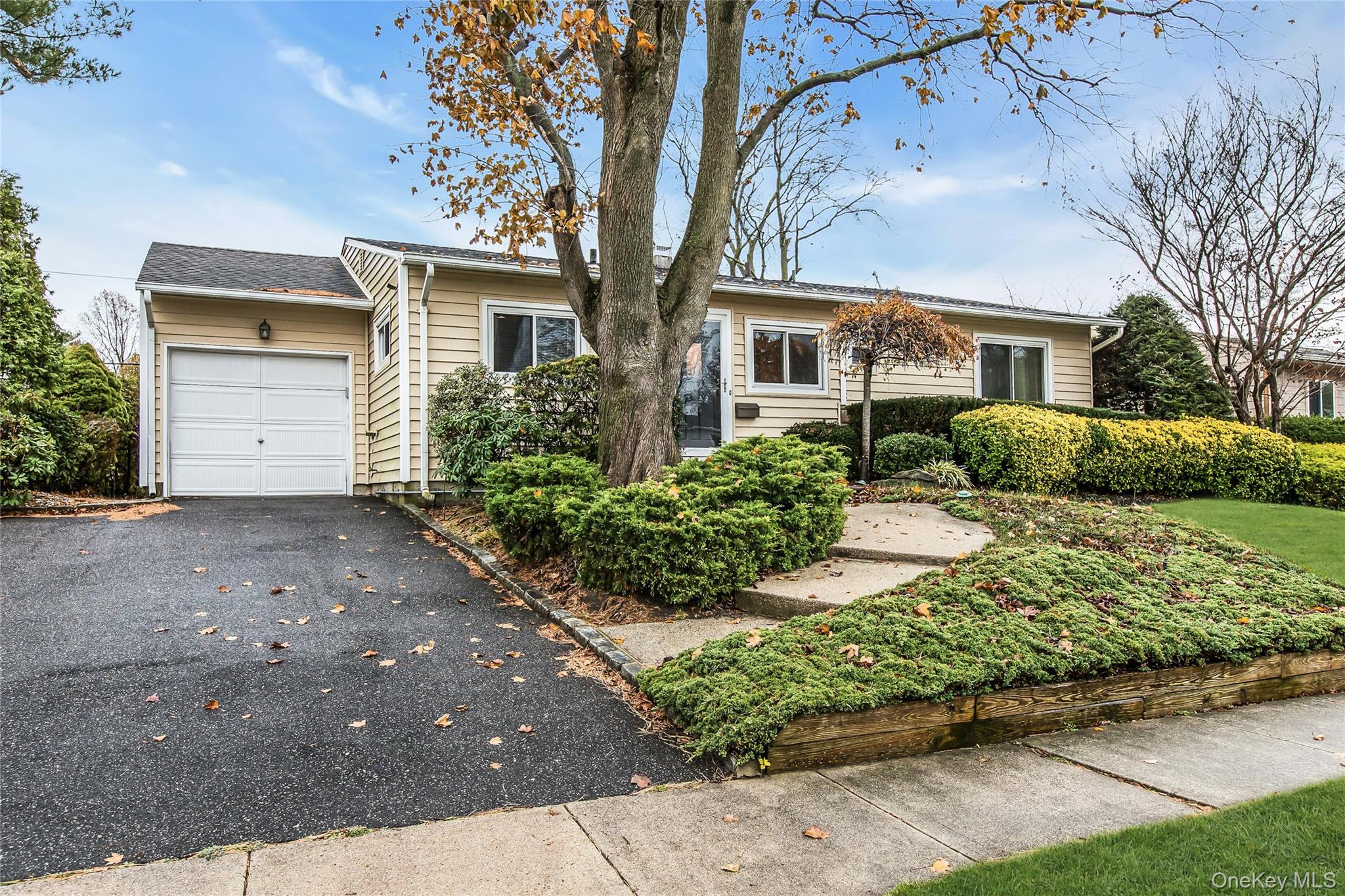 #2 photo, 27 Abbey Lane, Plainview , NY 11803