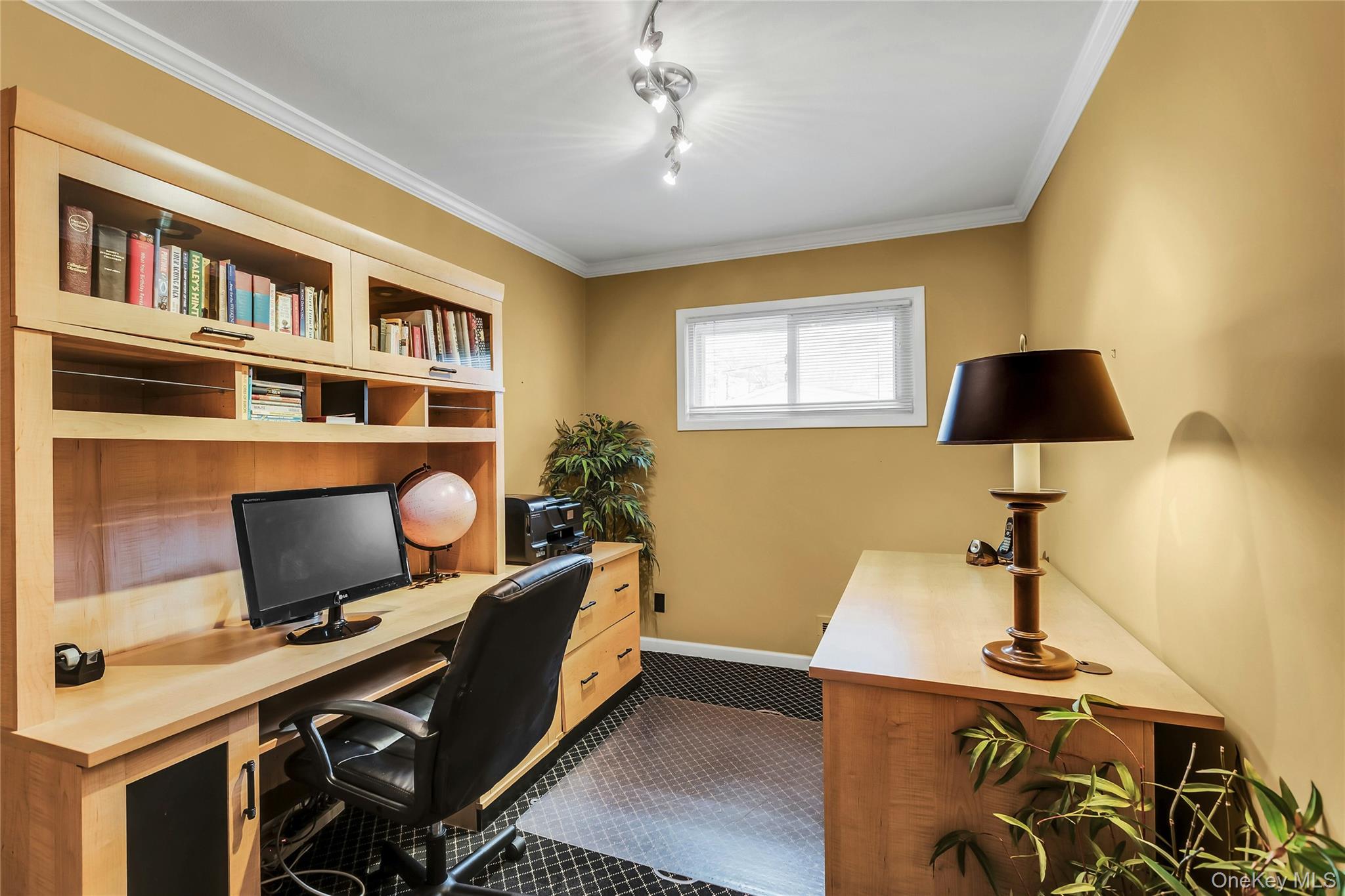 #20 photo, 27 Abbey Lane, Plainview , NY 11803