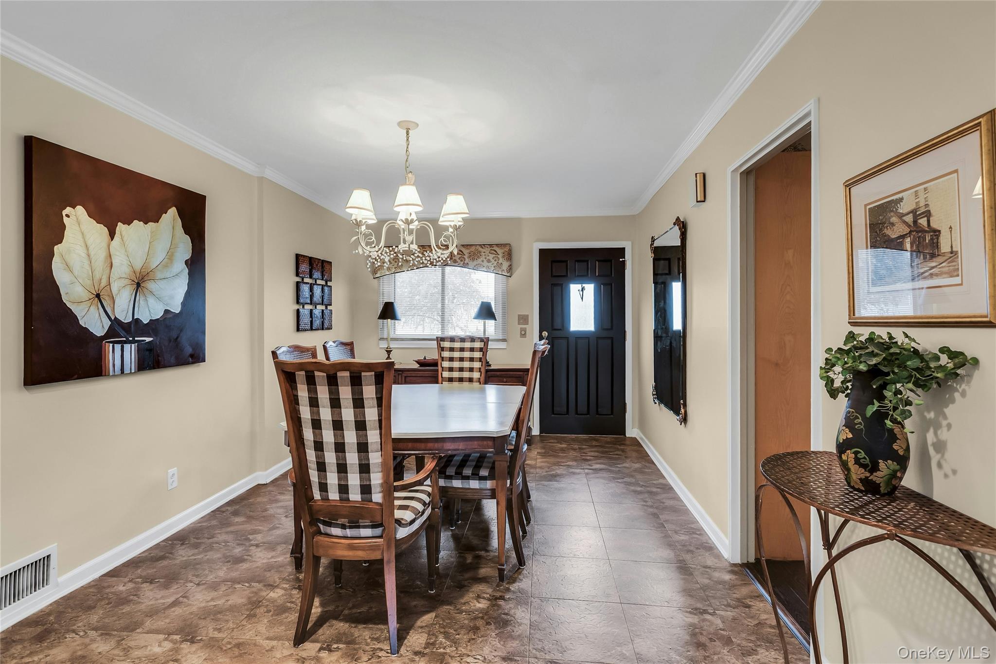 #5 photo, 27 Abbey Lane, Plainview , NY 11803