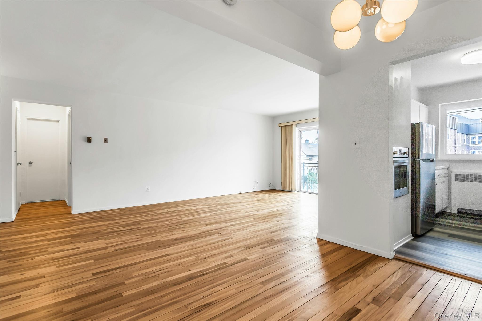 #12 photo, 200 Atlantic Avenue, Lynbrook , NY 11563