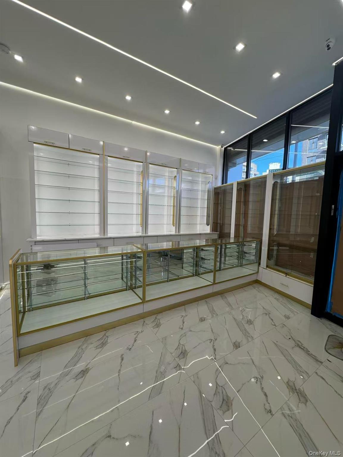 #1 photo, 21-10 Newtown Avenue, Long Island City , NY 11102