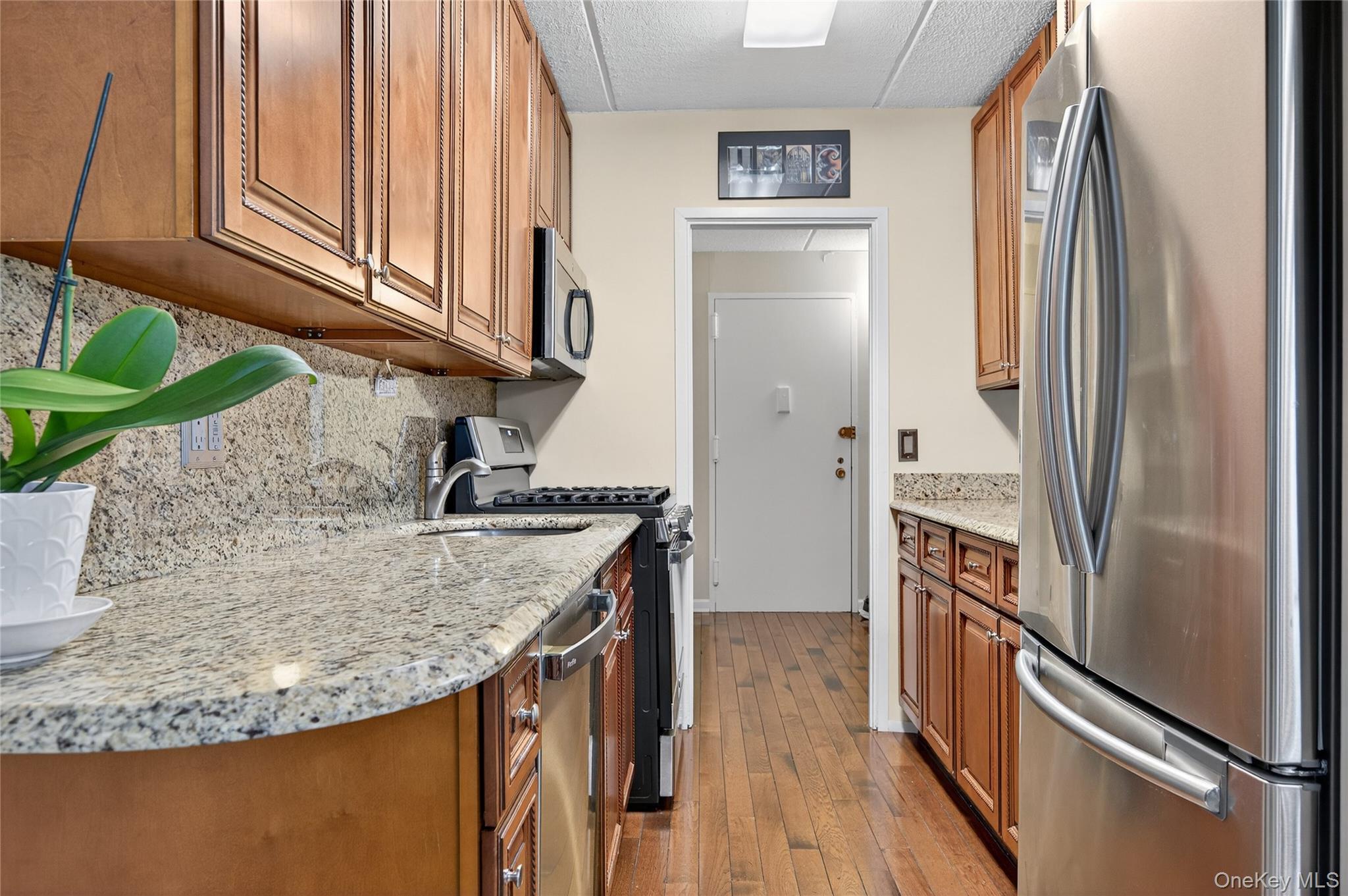 #18 photo, 135 Post Avenue, Westbury , NY 11590