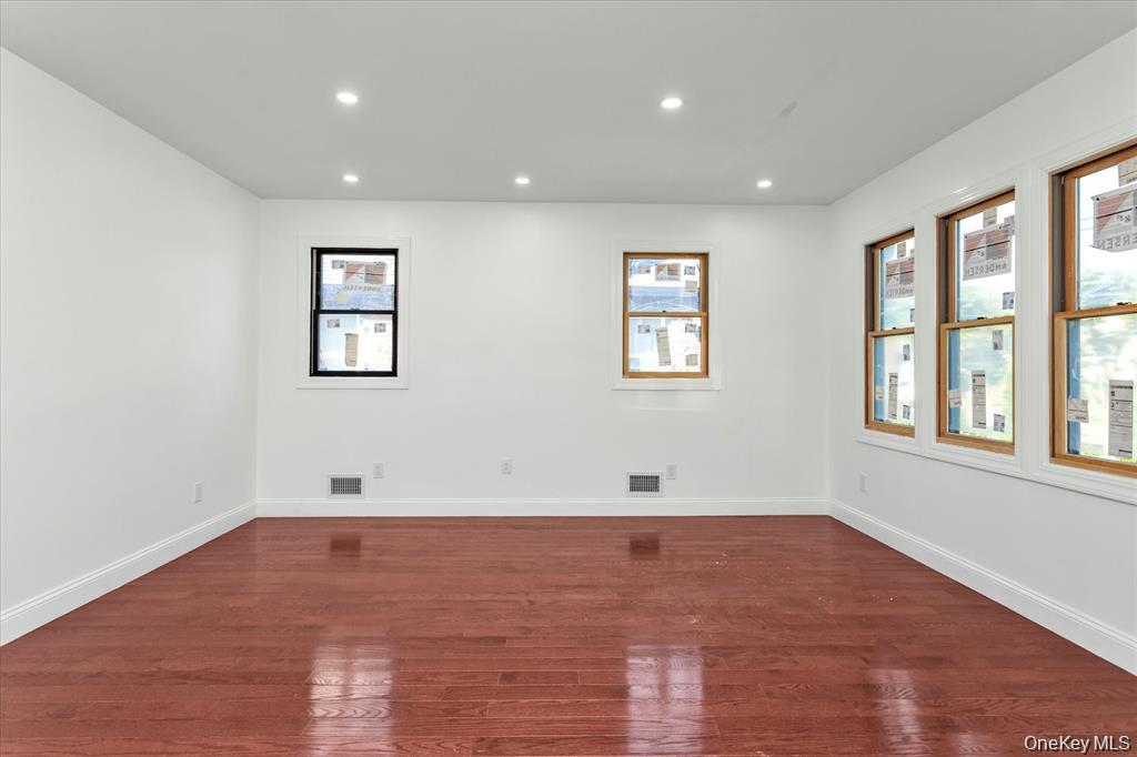 #10 photo, 44 School Street, Malverne , NY 11565