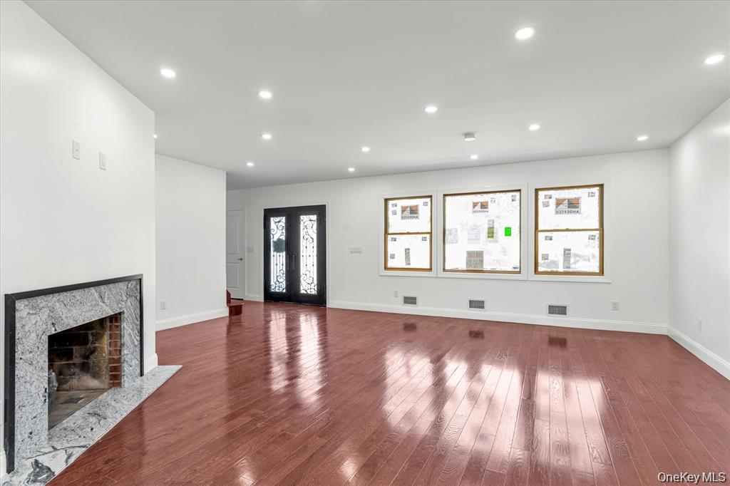 #3 photo, 44 School Street, Malverne , NY 11565