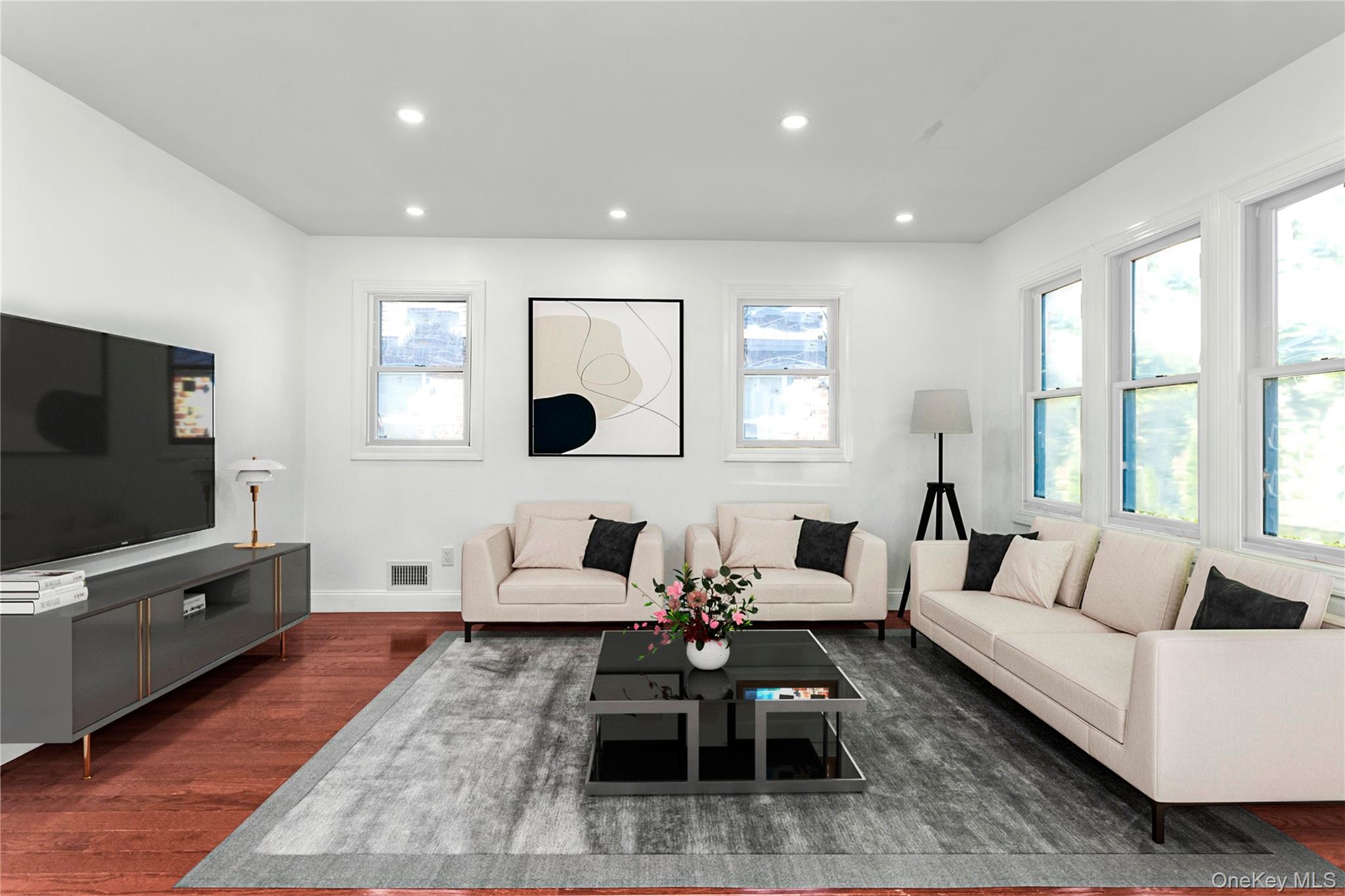 #4 photo, 44 School Street, Malverne , NY 11565