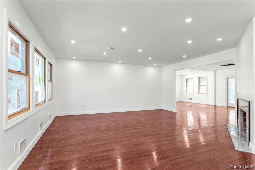 #5 photo, 44 School Street, Malverne , NY 11565