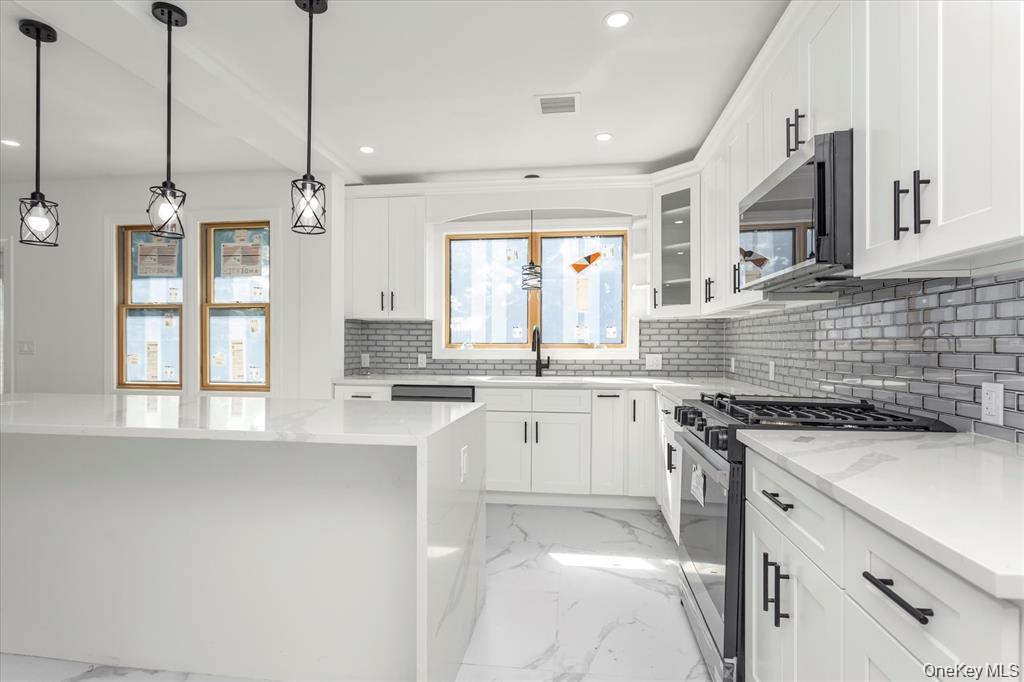 #7 photo, 44 School Street, Malverne , NY 11565