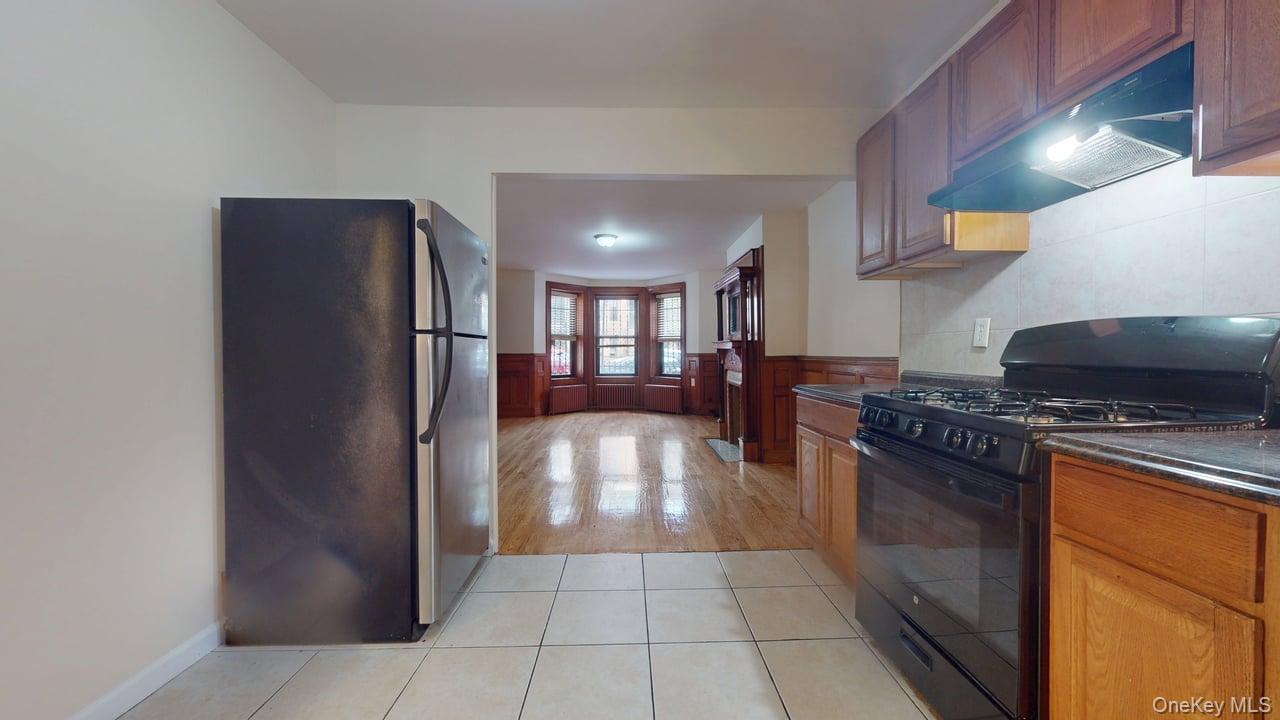 #8 photo, 418 73rd Street, Brooklyn , NY 11209