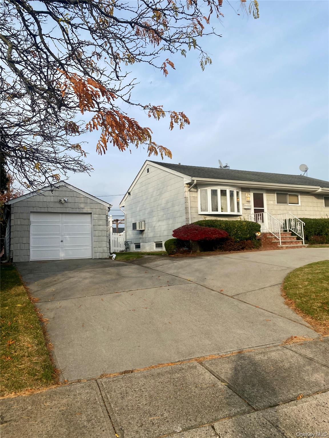 #3 photo, 816 Anderson Avenue, Franklin Square , NY 11010