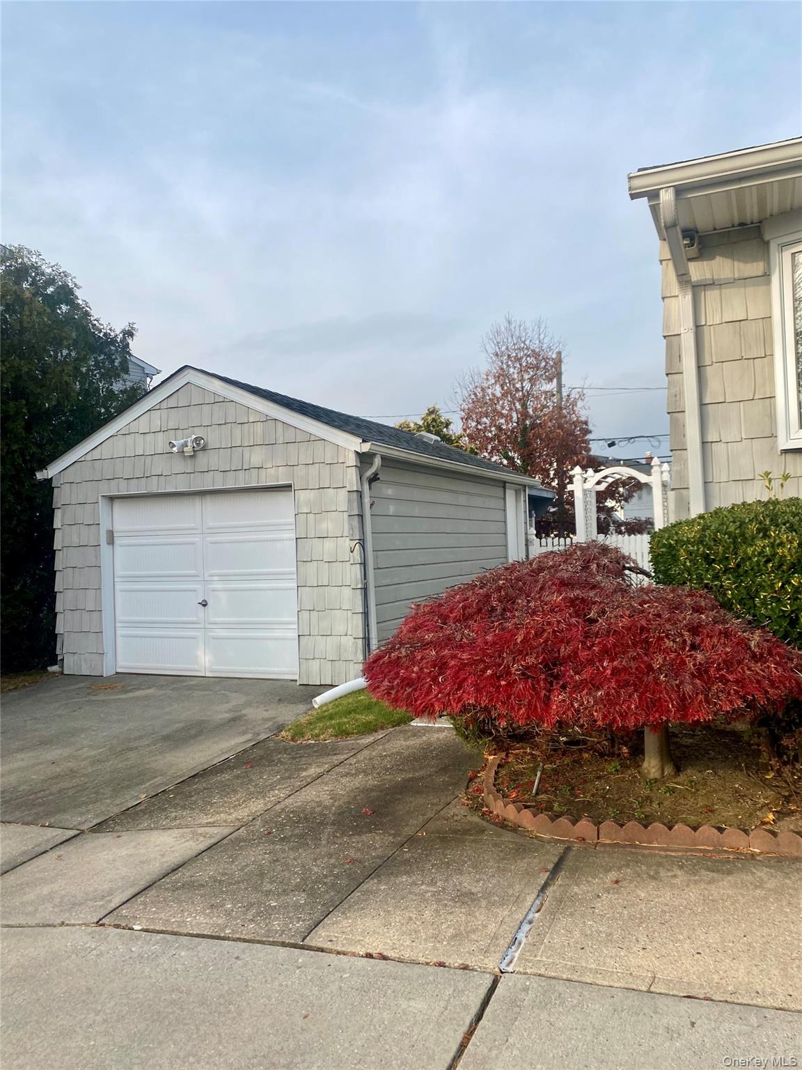 #4 photo, 816 Anderson Avenue, Franklin Square , NY 11010