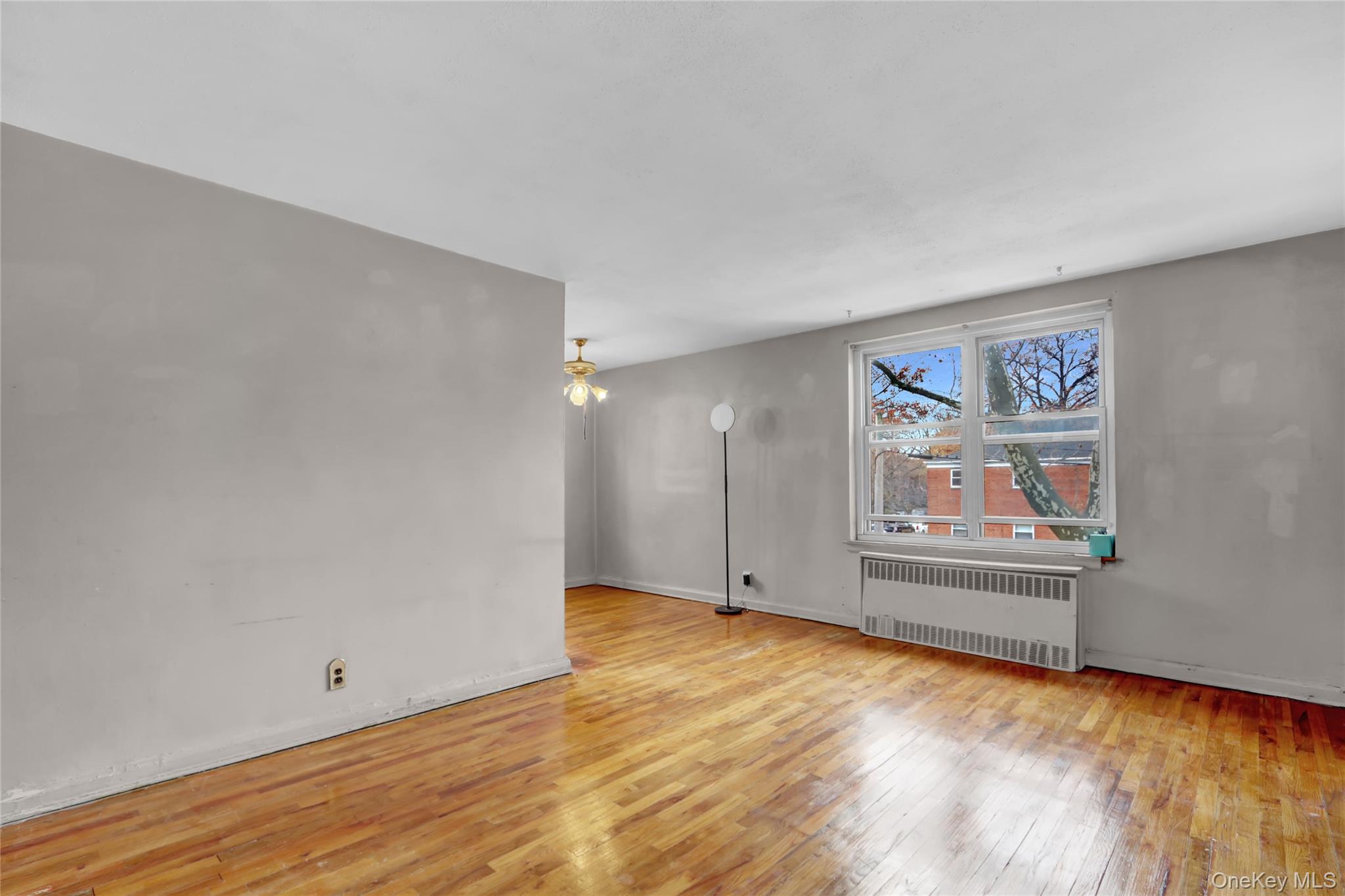 #13 photo, 37-15 195th, Flushing , NY 11358