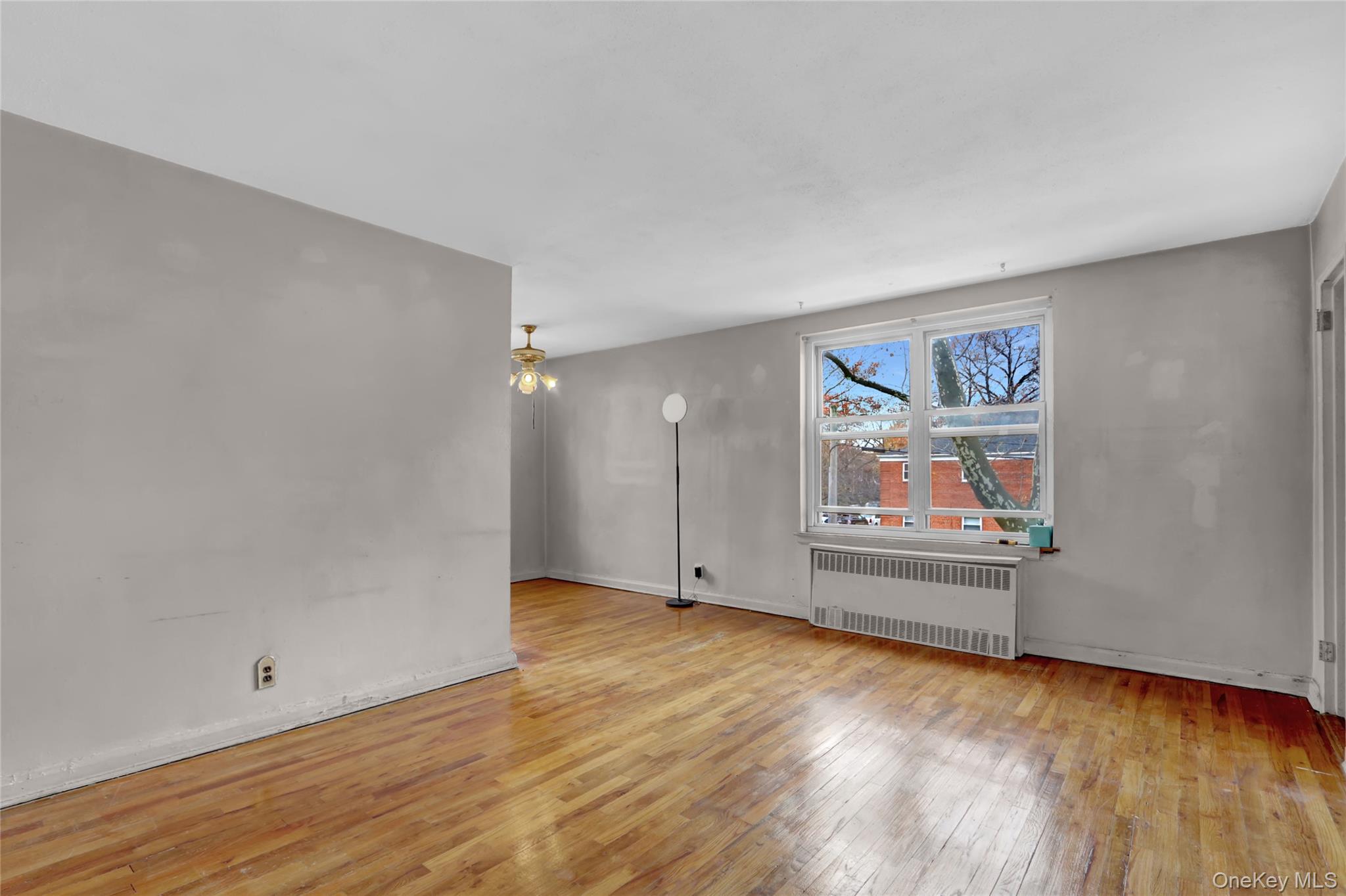#2 photo, 37-15 195th, Flushing , NY 11358