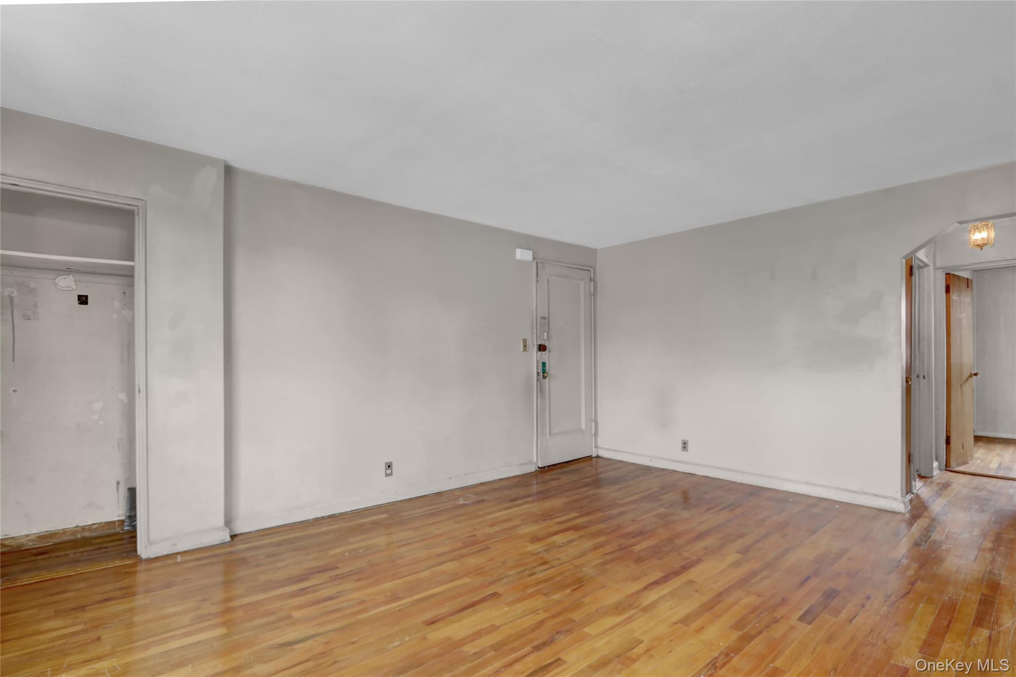 #5 photo, 37-15 195th, Flushing , NY 11358