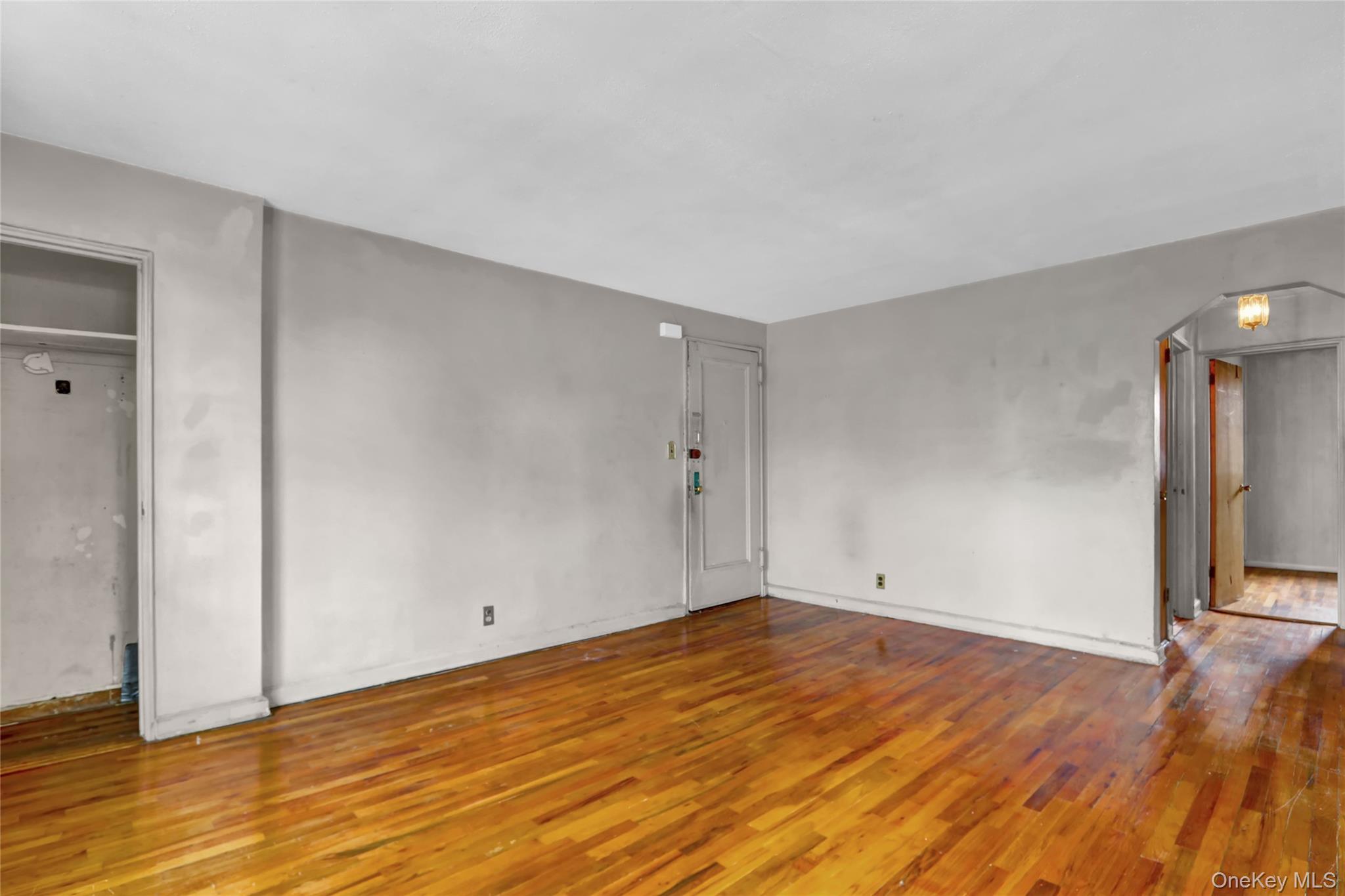 #6 photo, 37-15 195th, Flushing , NY 11358