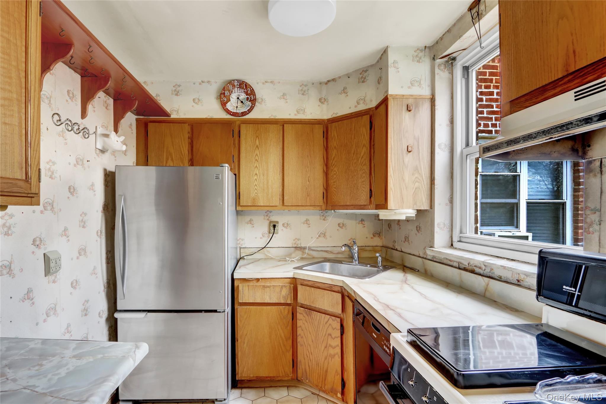 #8 photo, 37-15 195th, Flushing , NY 11358