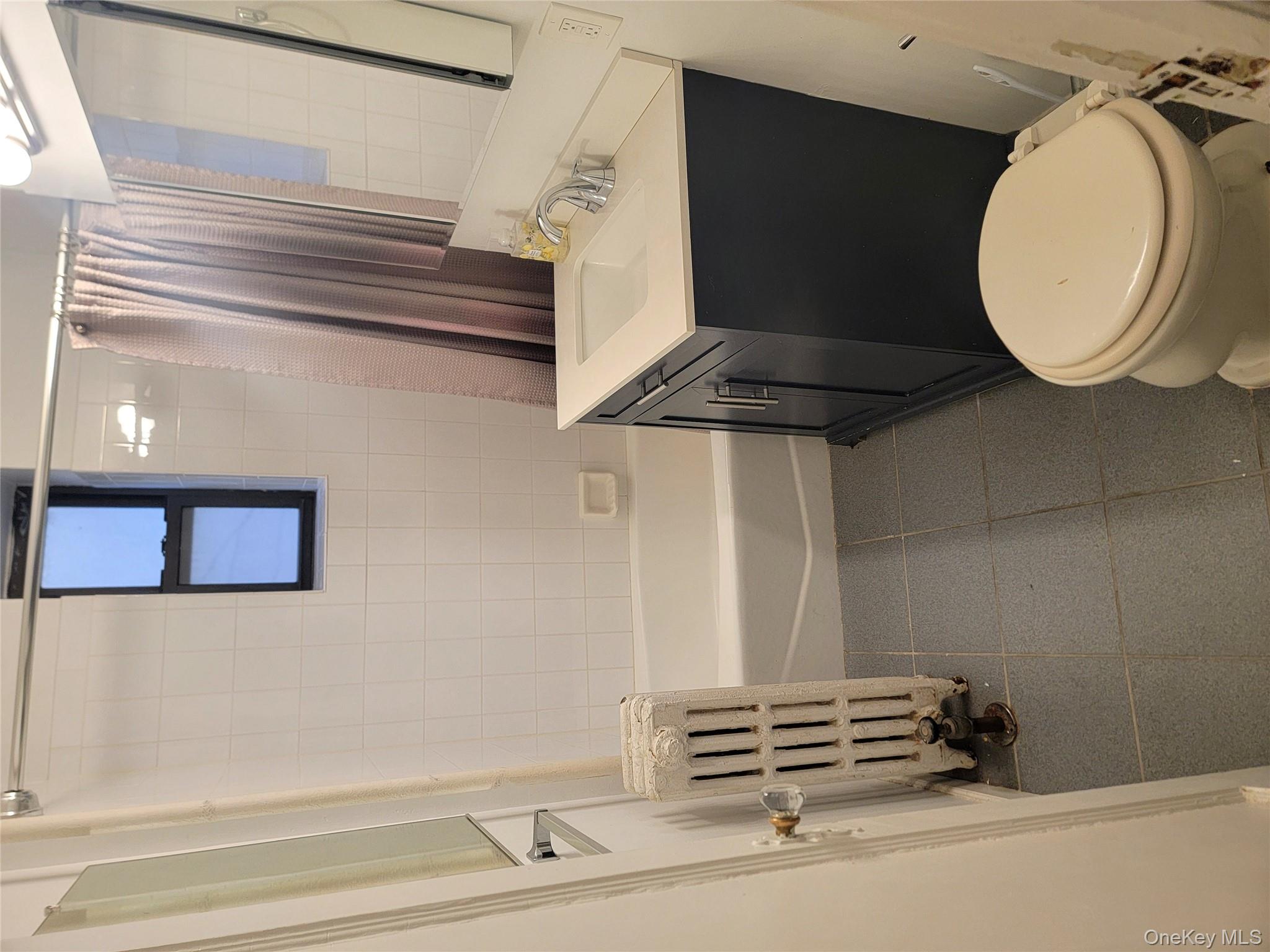 #5 photo, 6 West Avenue, Larchmont , NY 10538