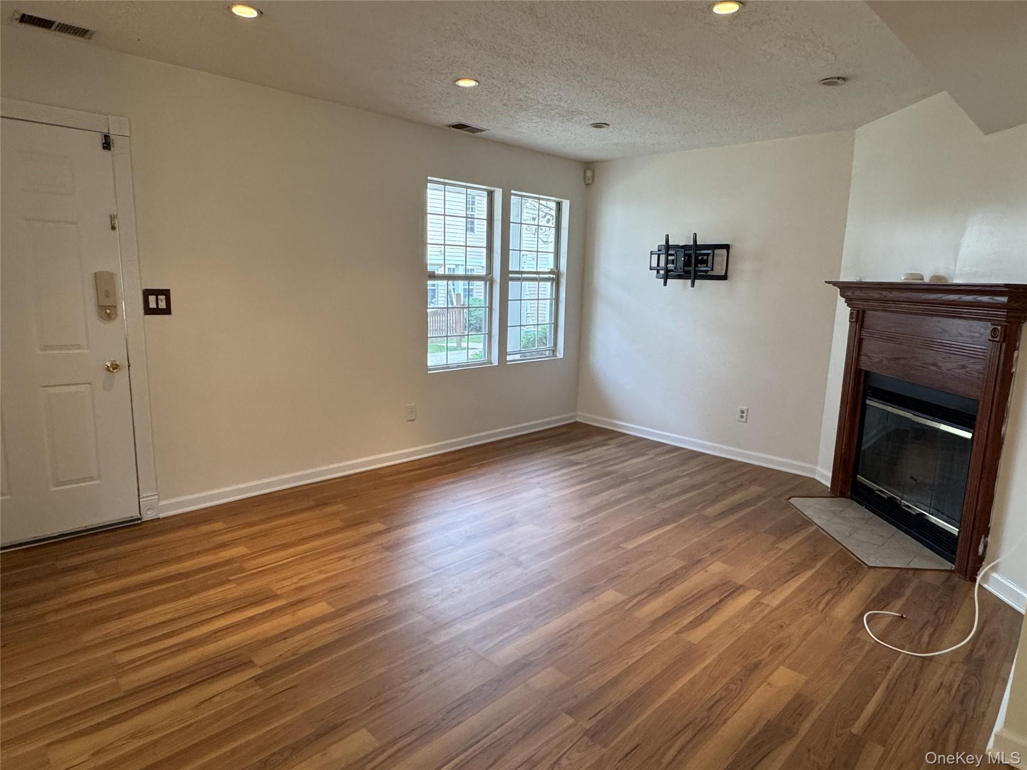 #8 photo, 2910 Whispering Hills Drive, Chester , NY 10918