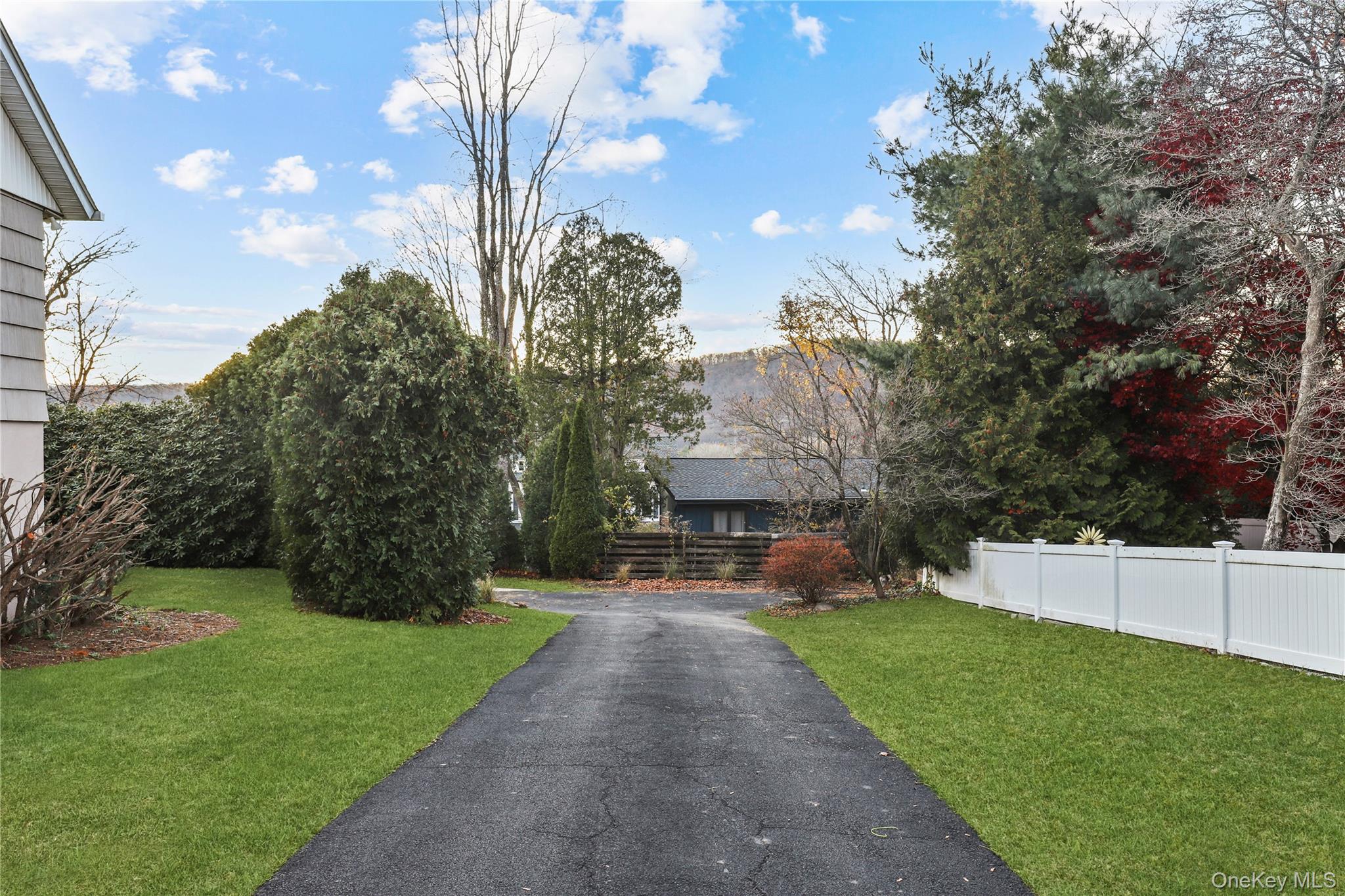 #7 photo, 350 Commerce Street, Hawthorne , NY 10532