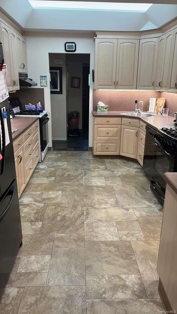 #7 photo, 24 Waverly Place, Monsey , NY 10952