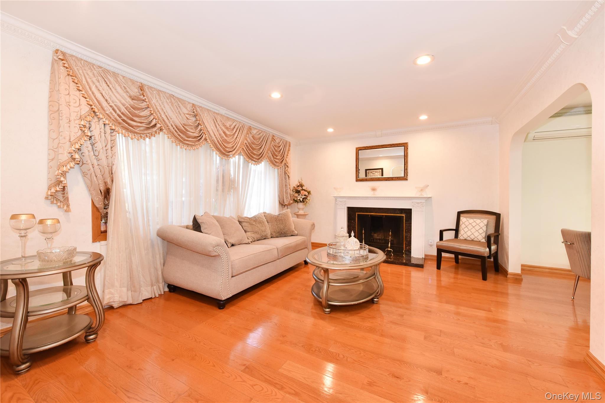 #10 photo, 80-46 212th Street, Hollis Hills , NY 11427