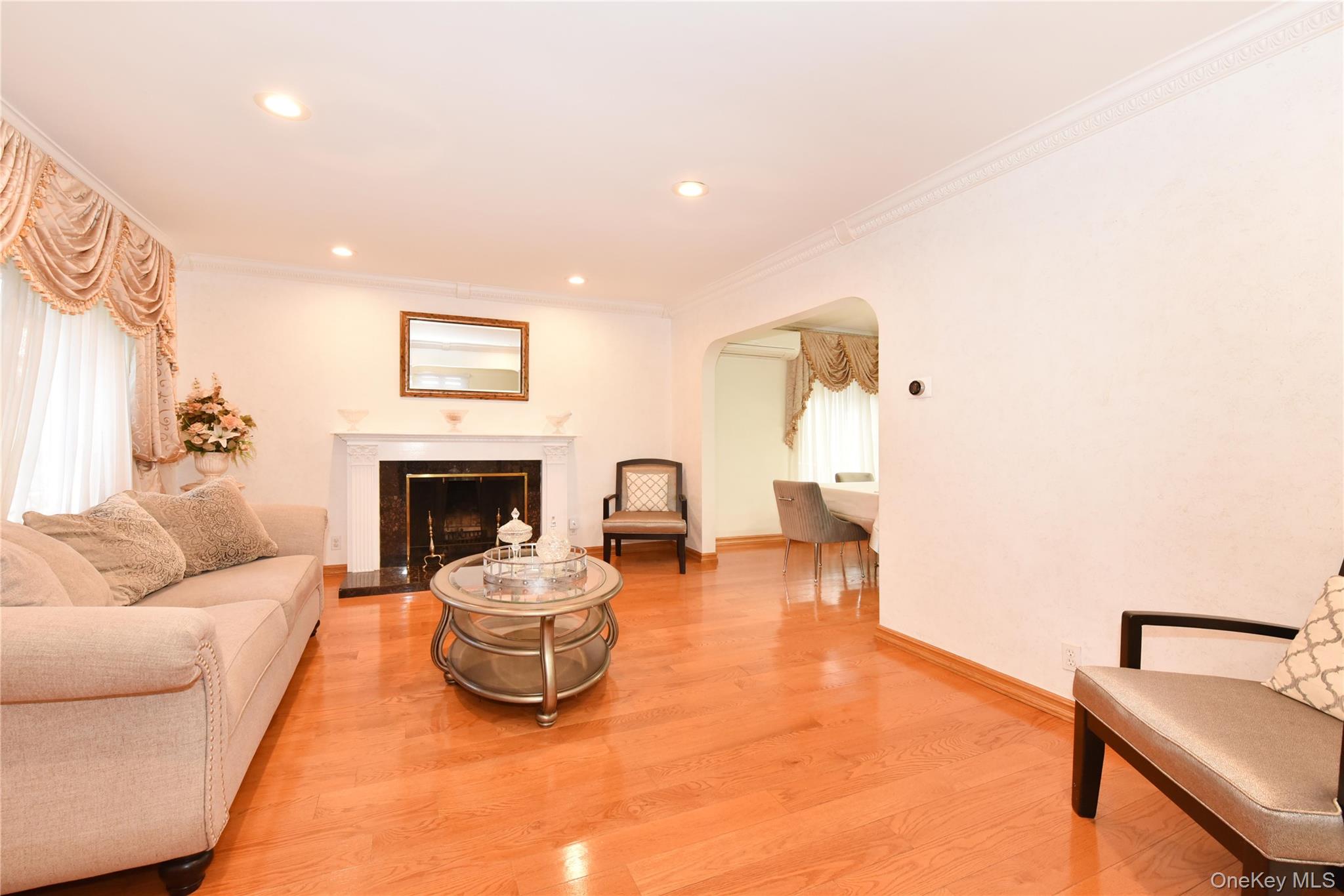 #9 photo, 80-46 212th Street, Hollis Hills , NY 11427