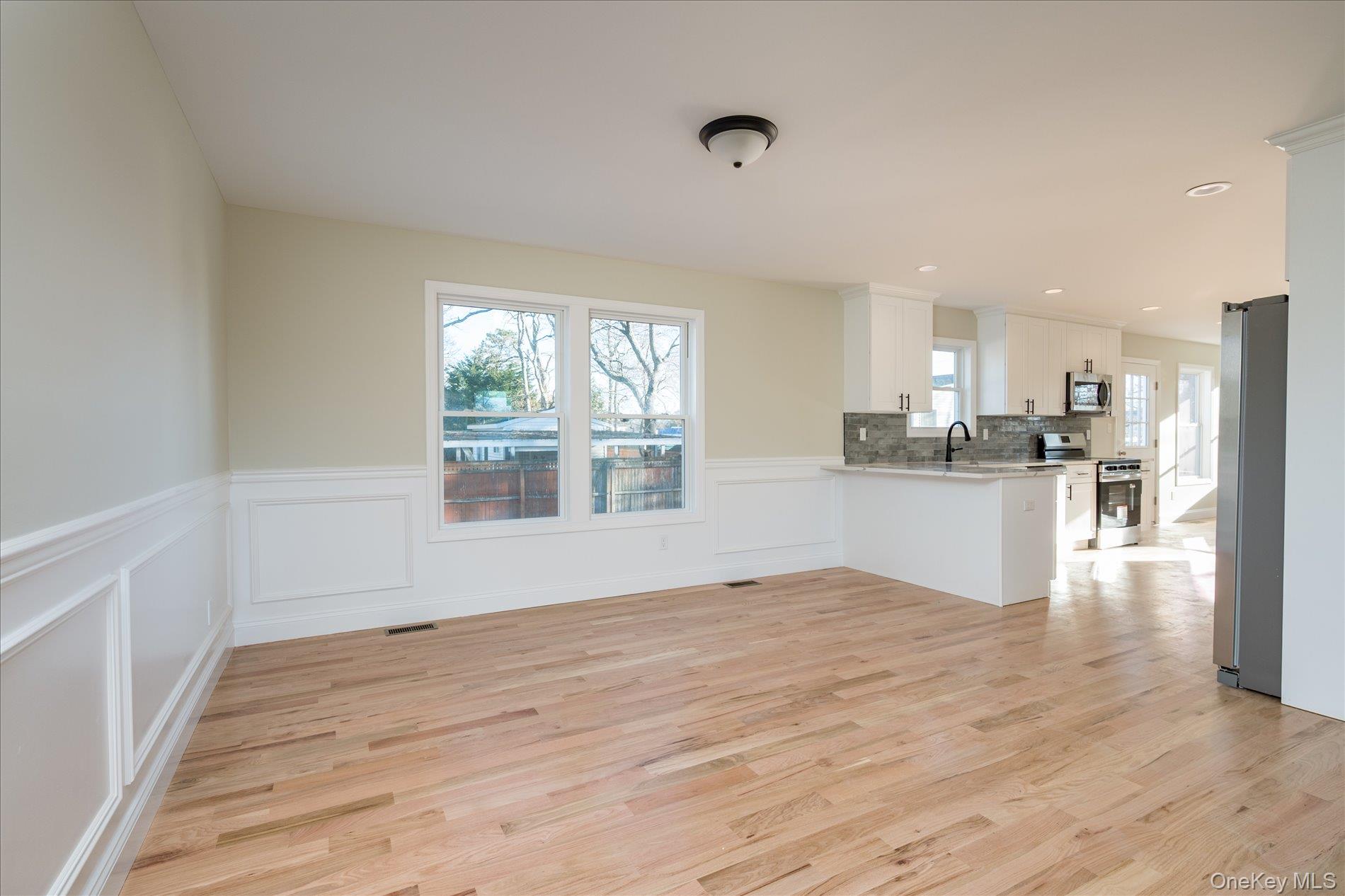 #13 photo, 15 Dubois Avenue, Amityville , NY 11701