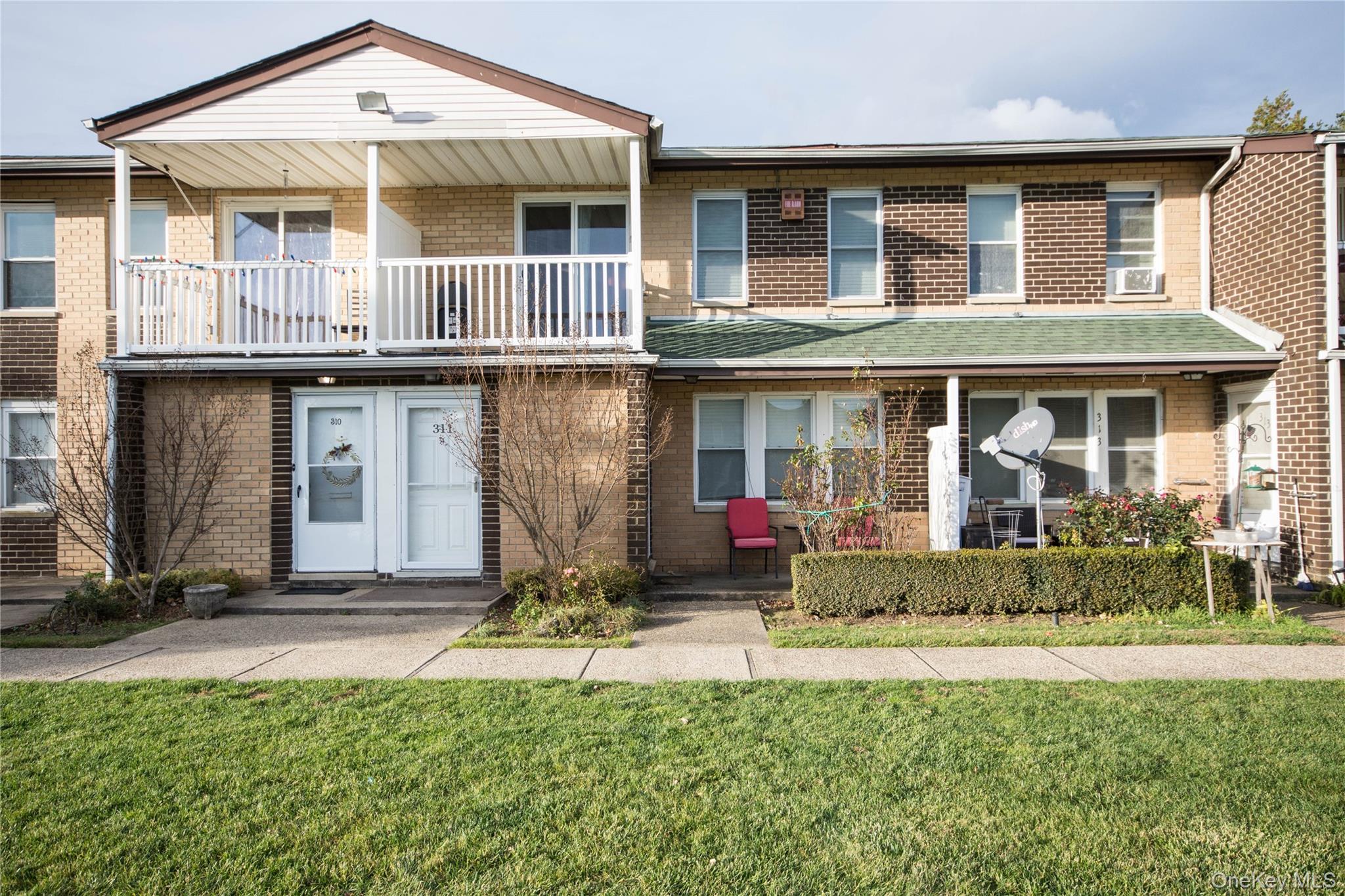 #1 photo, 312 Artist Lake Drive, Middle Island , NY 11953