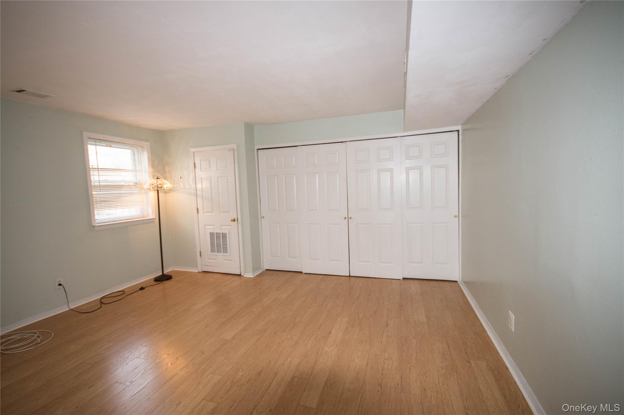 #12 photo, 312 Artist Lake Drive, Middle Island , NY 11953