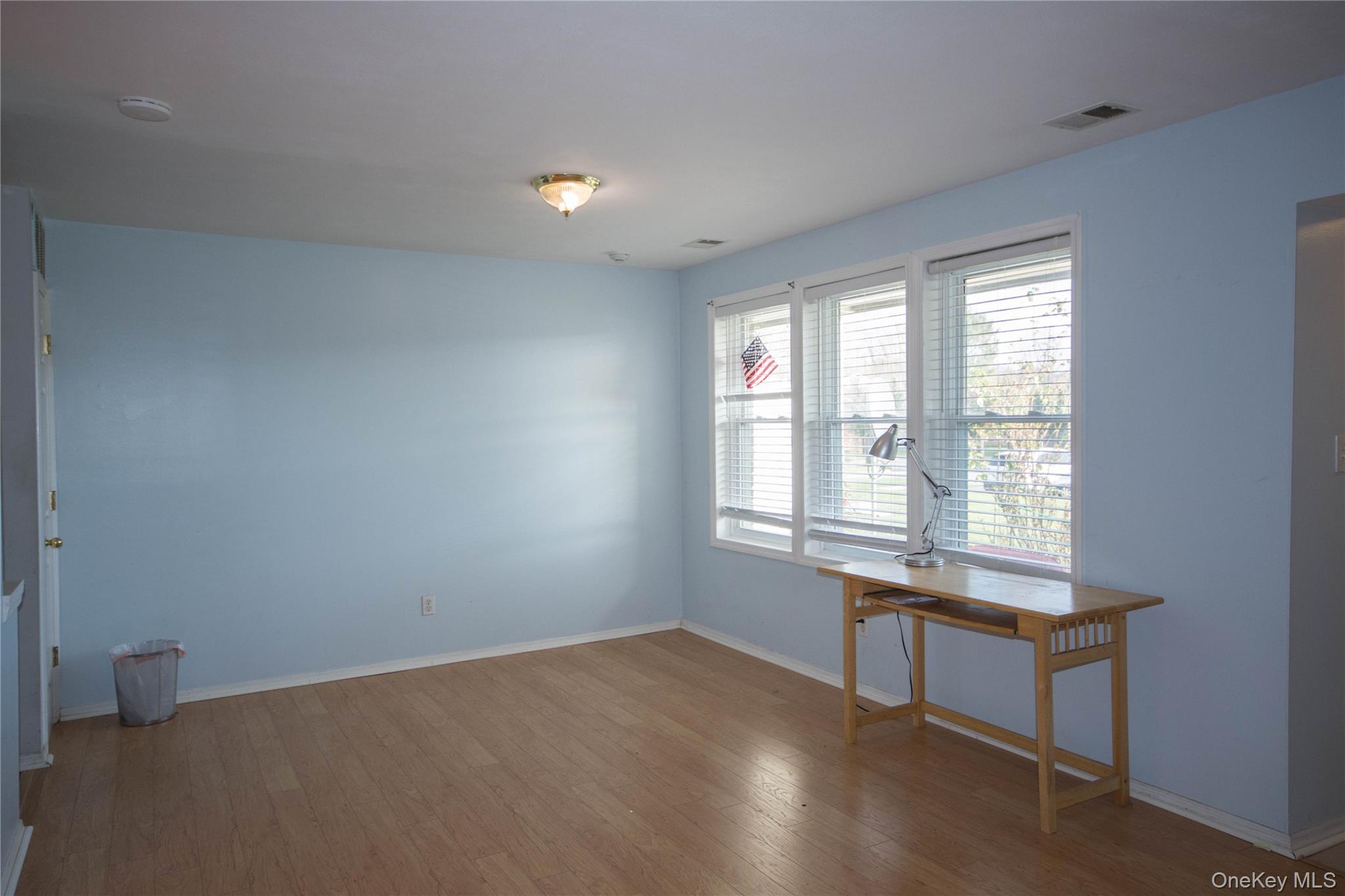 #4 photo, 312 Artist Lake Drive, Middle Island , NY 11953