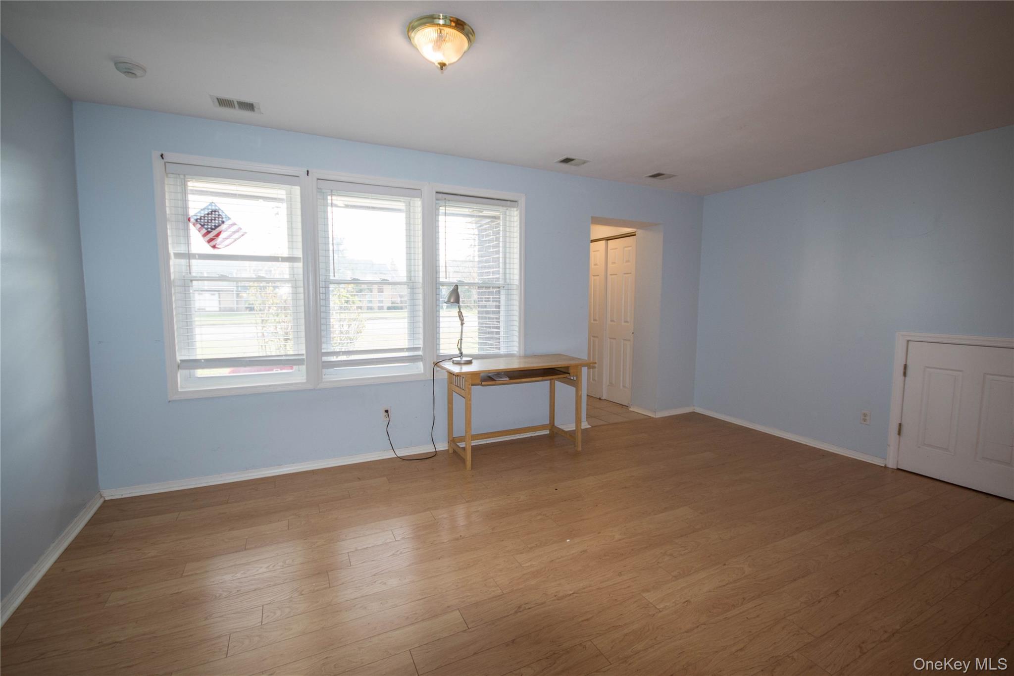 #7 photo, 312 Artist Lake Drive, Middle Island , NY 11953