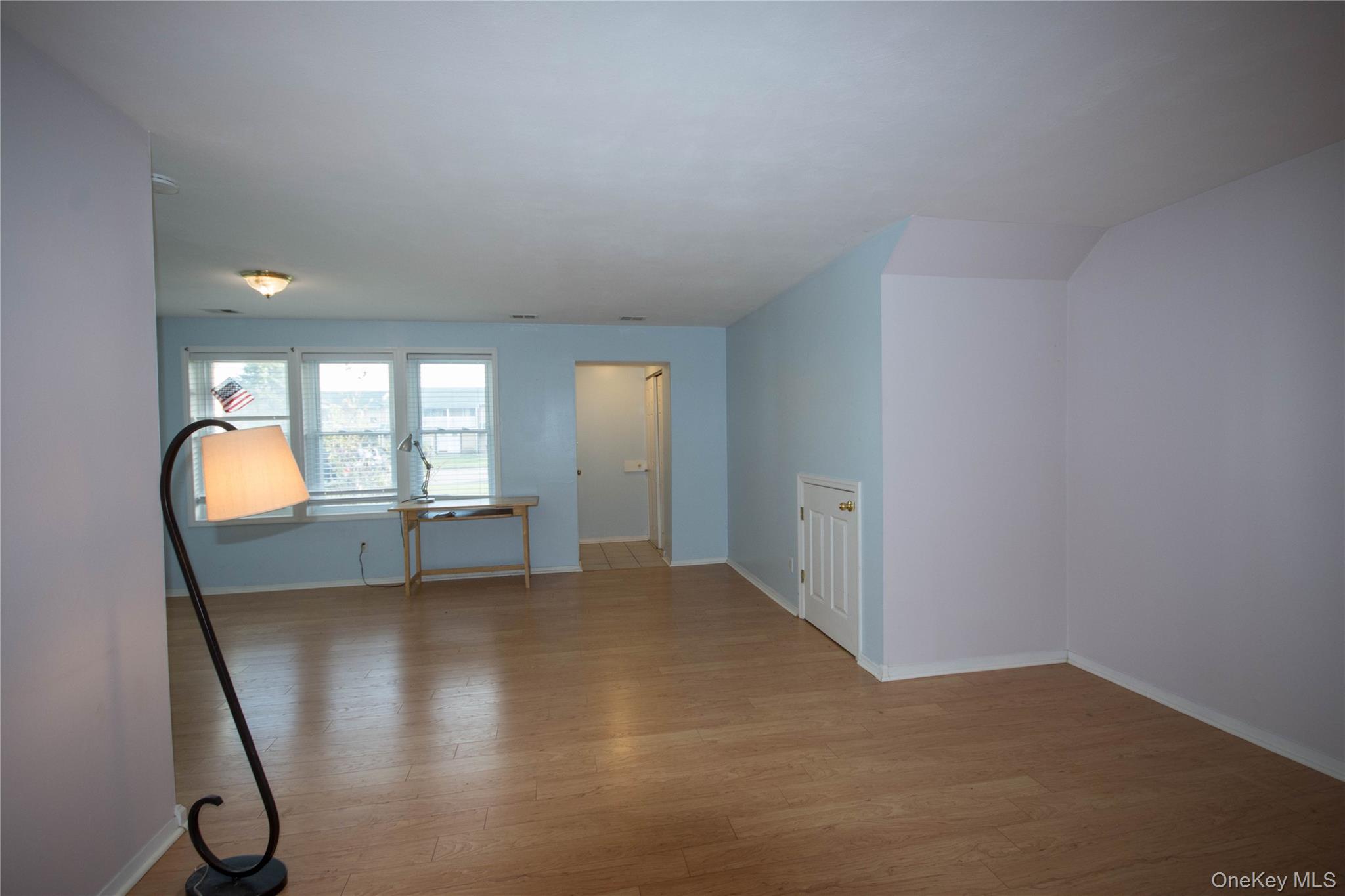 #9 photo, 312 Artist Lake Drive, Middle Island , NY 11953